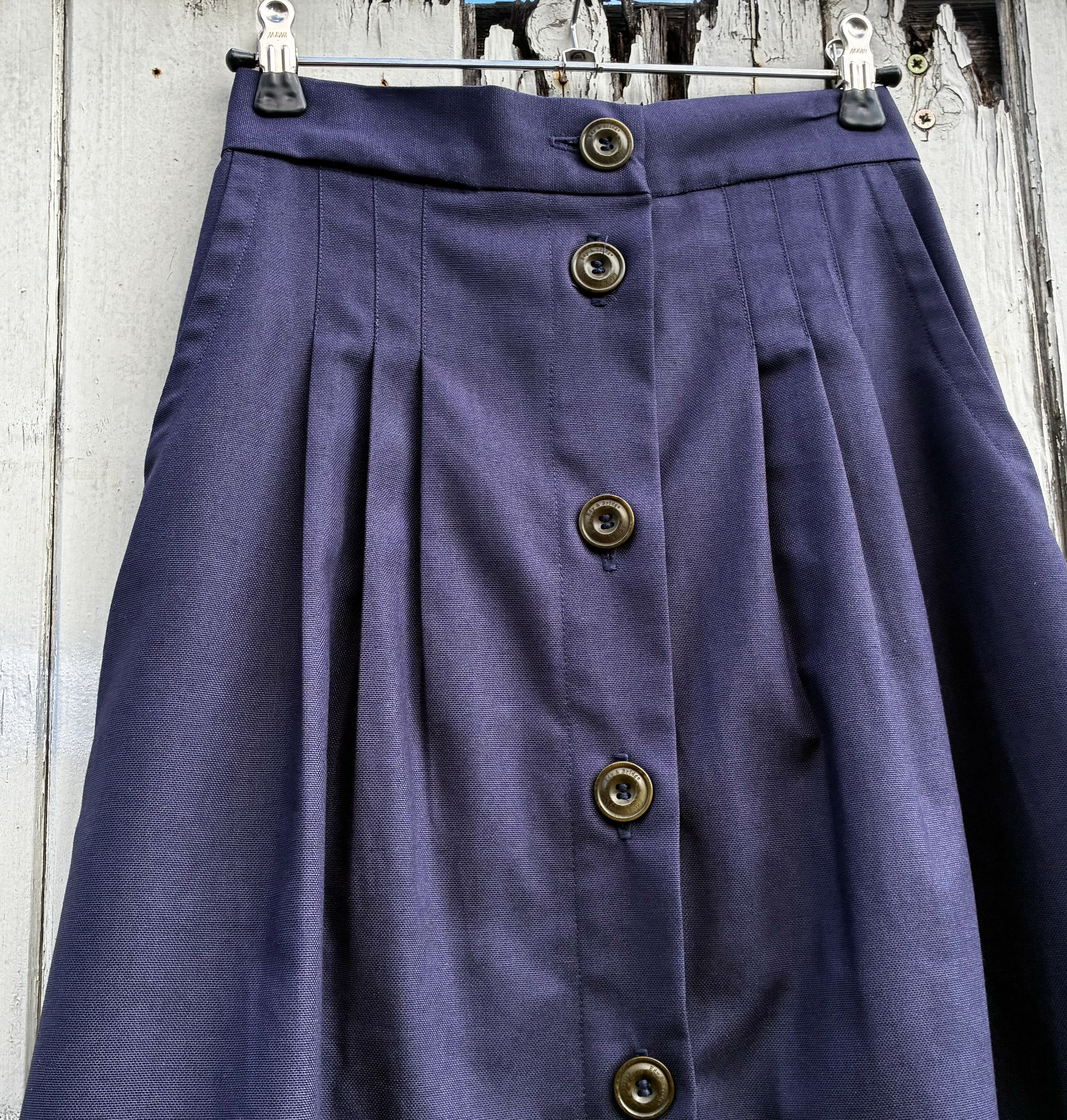 navy skirt 8.png