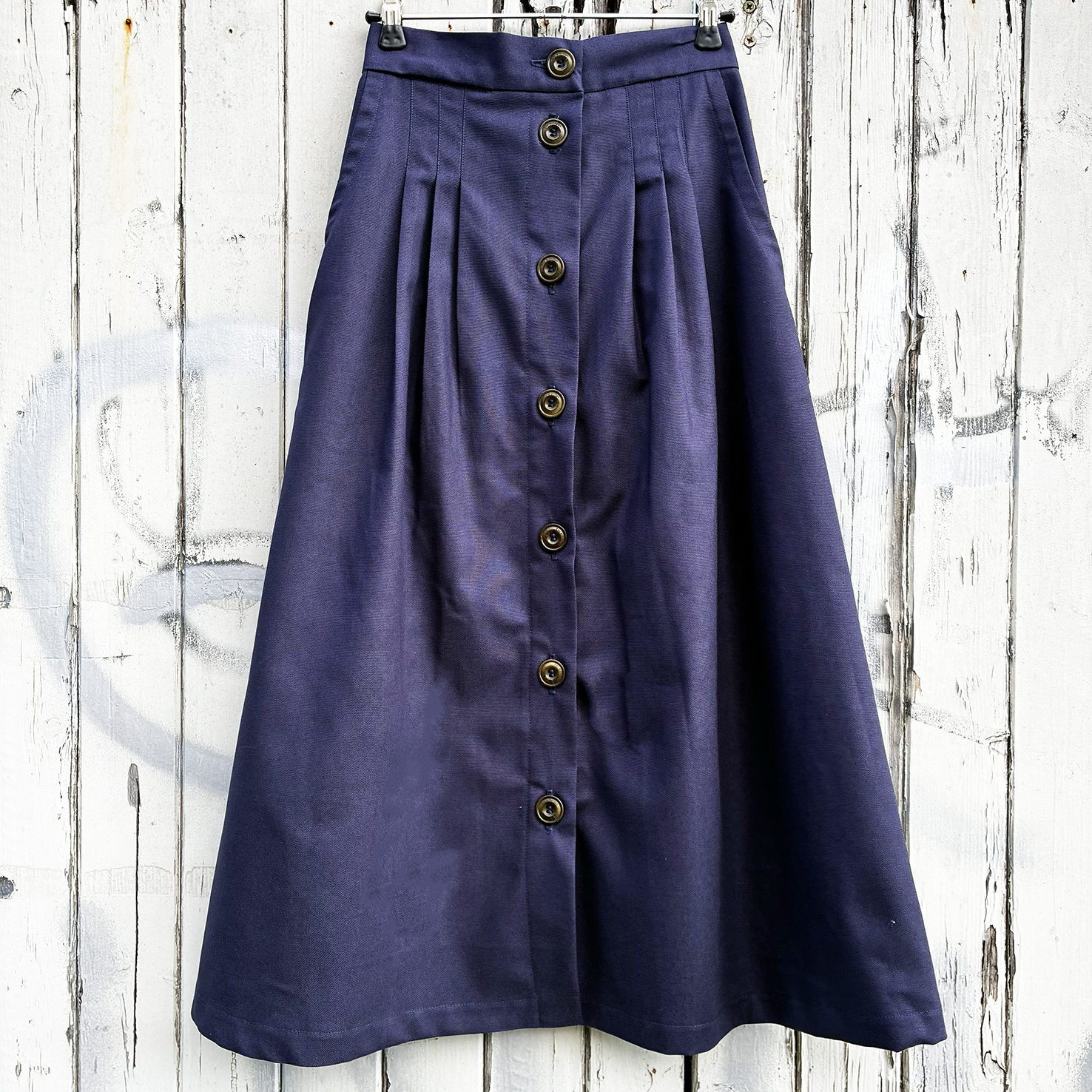 navy skirt 6z.png