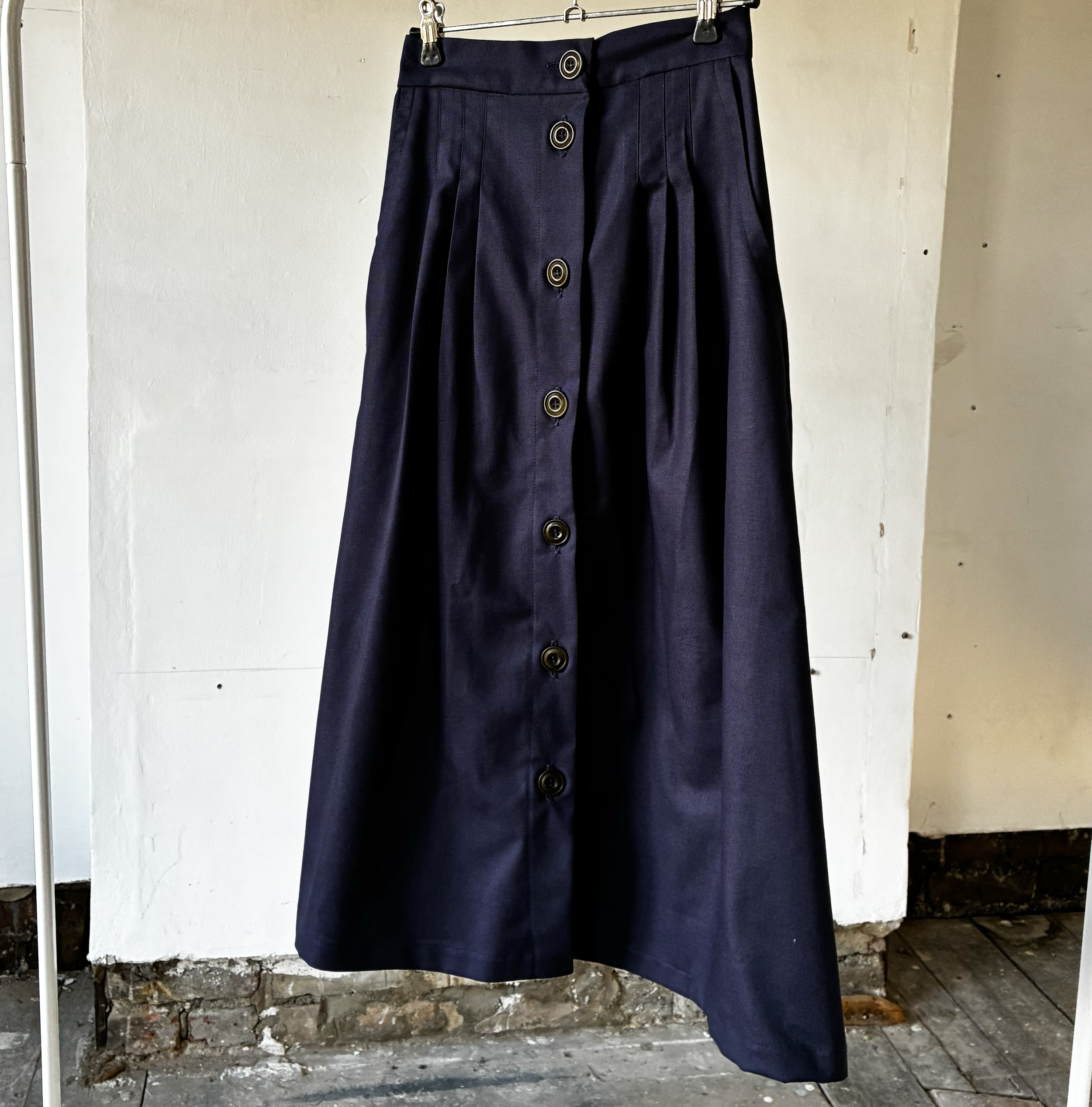 navy skirt 2.png
