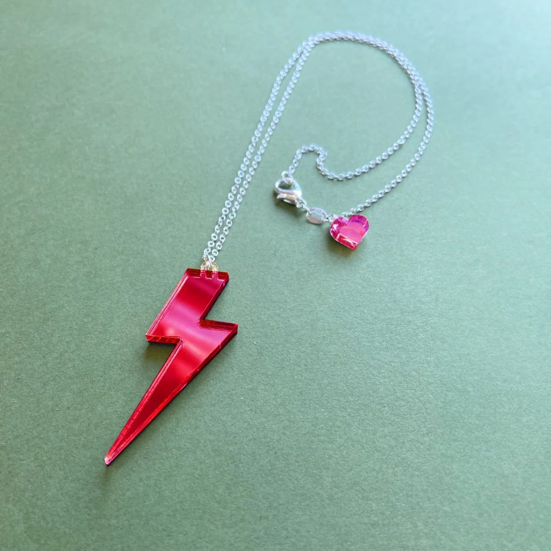 red zig necklace 1.jpg