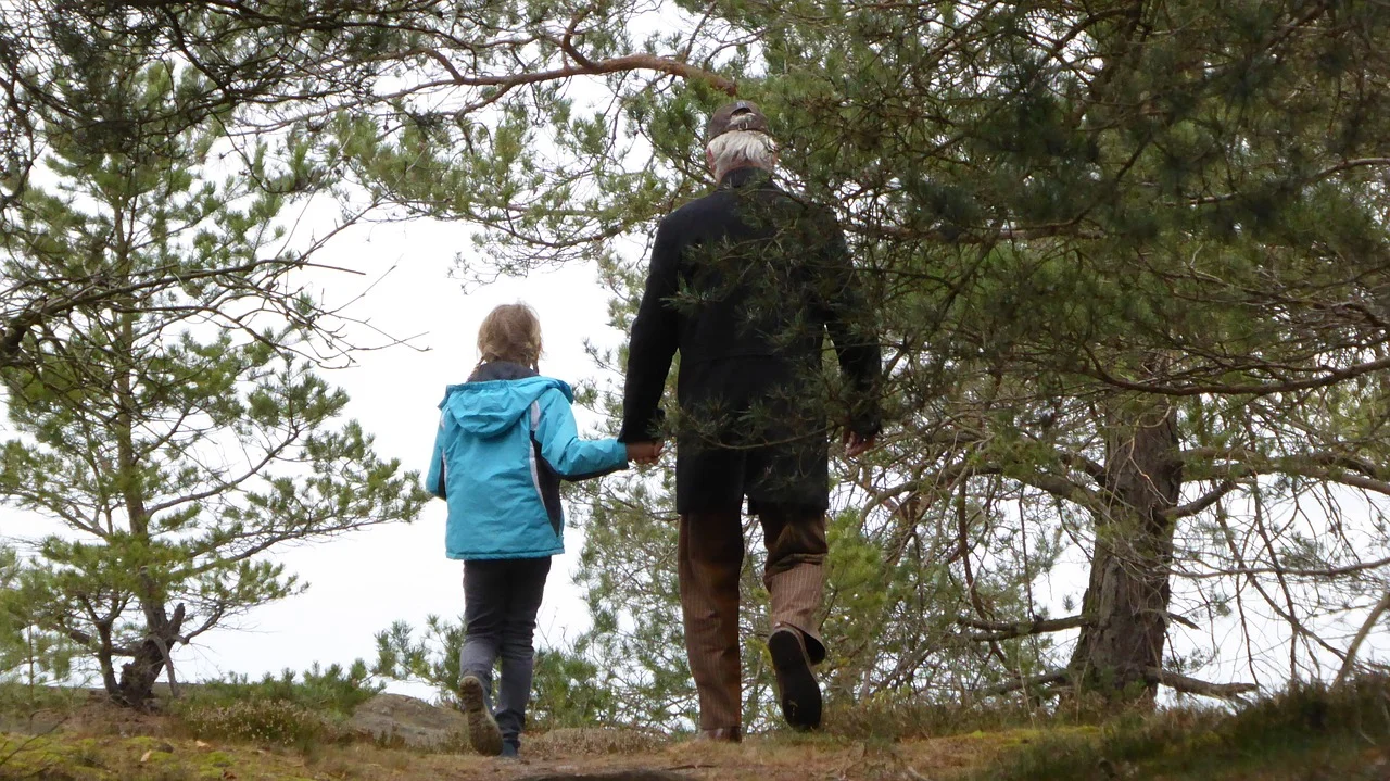 walk-700723_1280.jpg