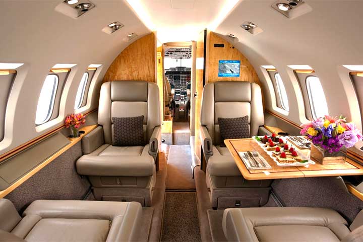 HAWKER 100 - Interior View