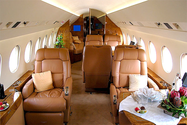 FALCON 900 - Interior View