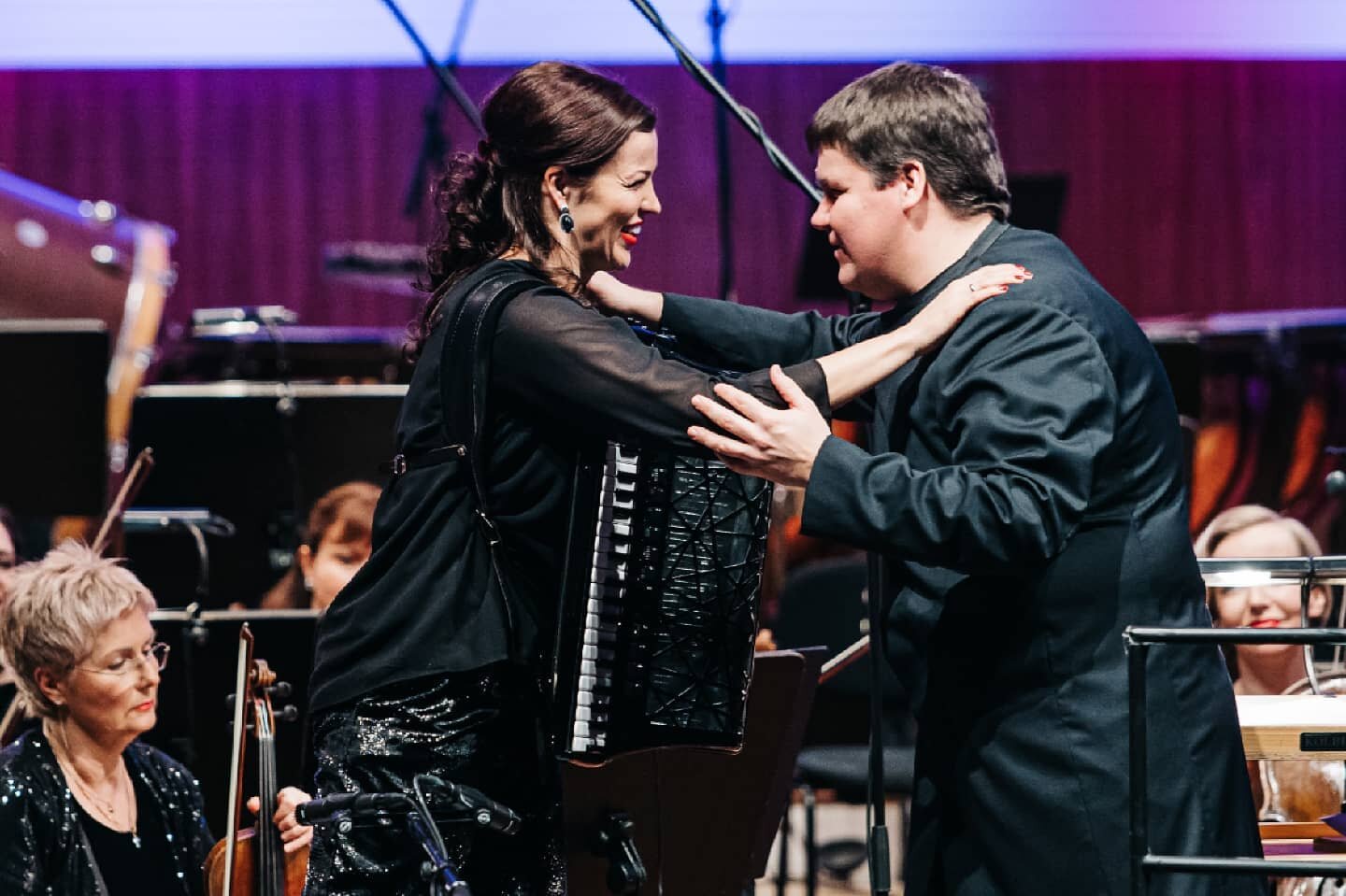 Feels like a dream!

This are the photos from the last time we performed together with @l_n_s_o - back in Dec 2019. Feeling hopeful about the new year, celebrating music and the wonderful audience. 
I'm still in slight disbelief that it is all happen