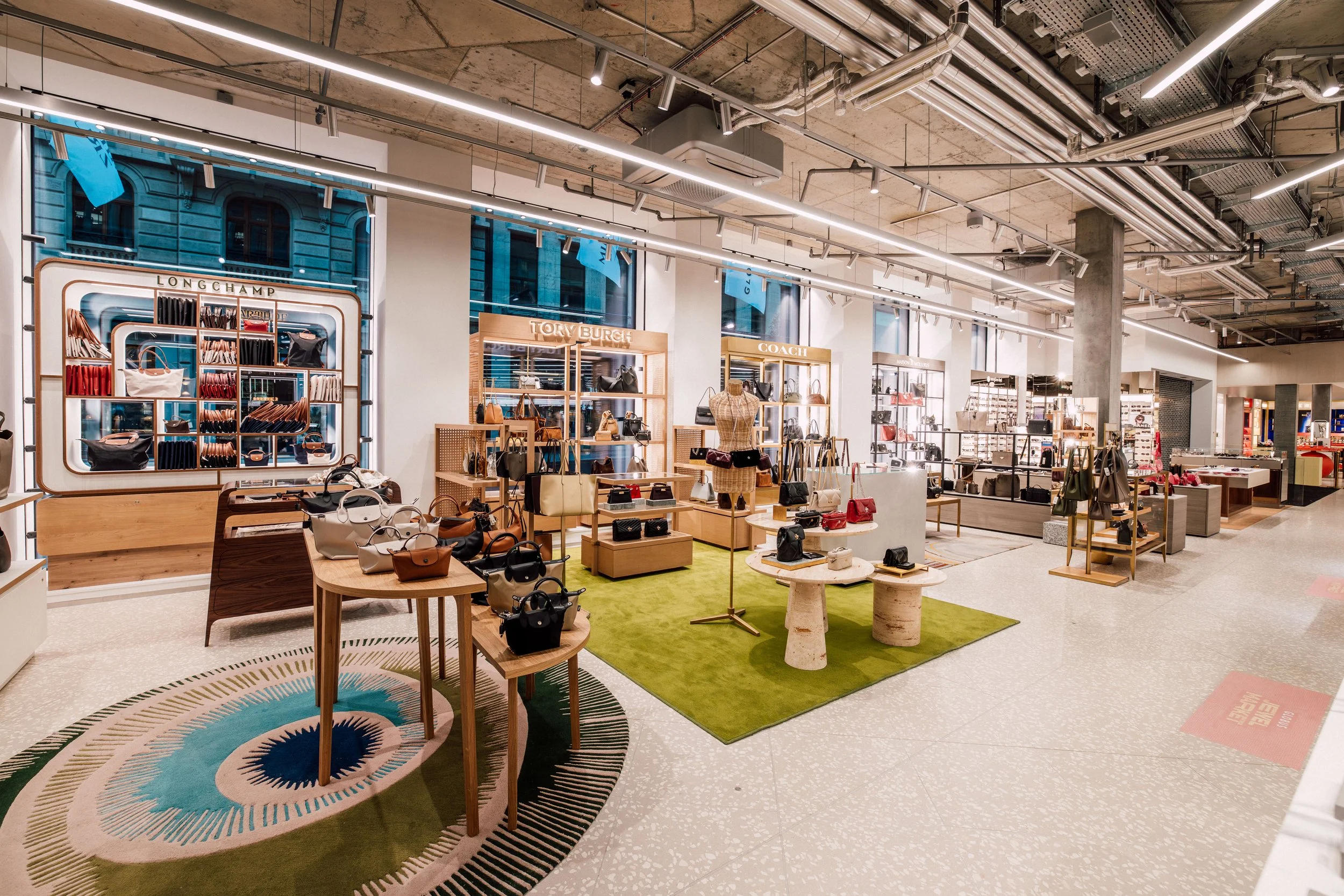 Globus ground floor Accessories