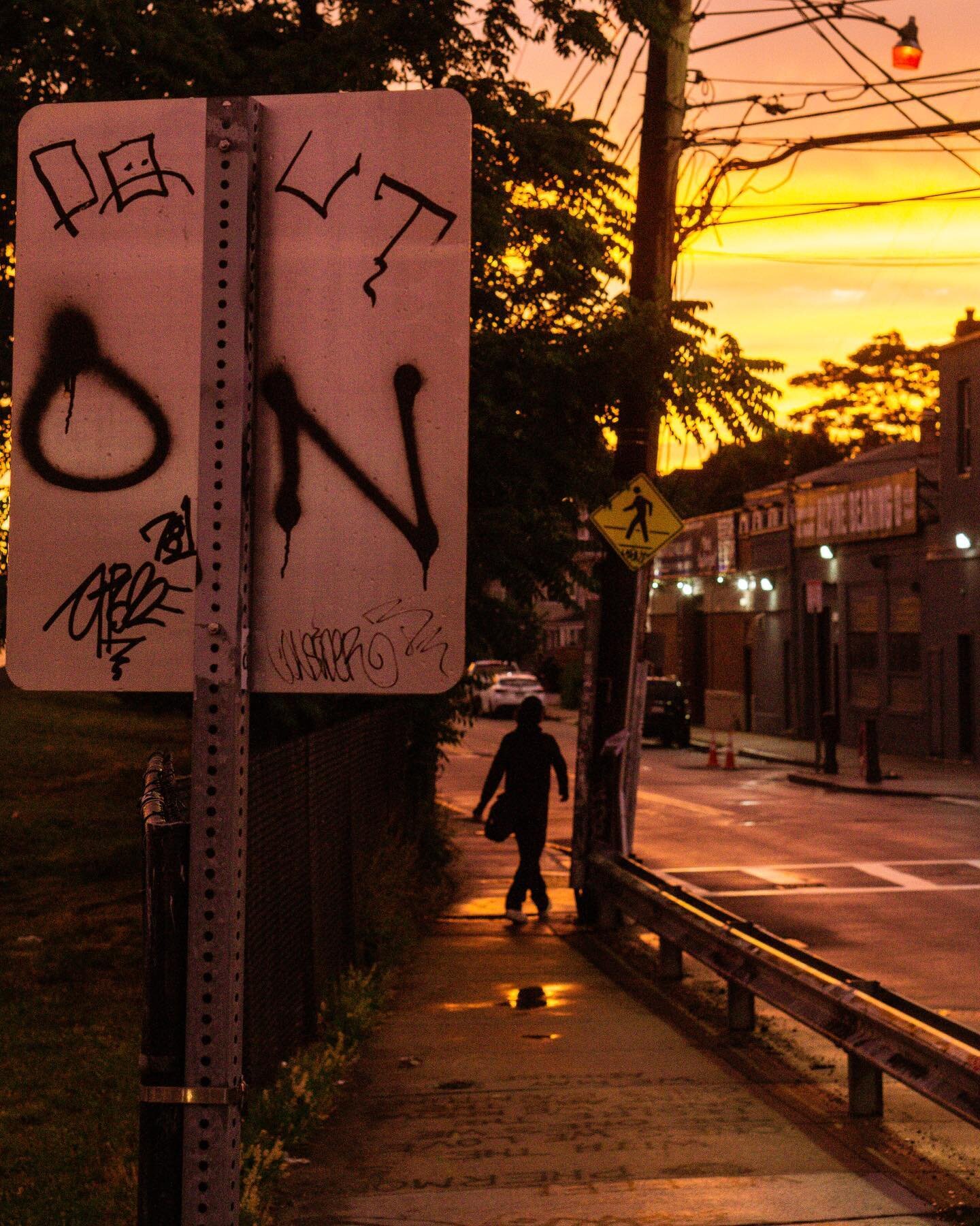 Beautiful sunset last night! 

Sonya6000
.
.
.
.
.
.
.
#moodygrams #sunrise_sunsets_aroundworld #skyfire #epicsunset #sunset #streetshared #streetphotography  #skycolors #skyfire #igboston #igersmass #followingboston #skygradient #streetclassics #str