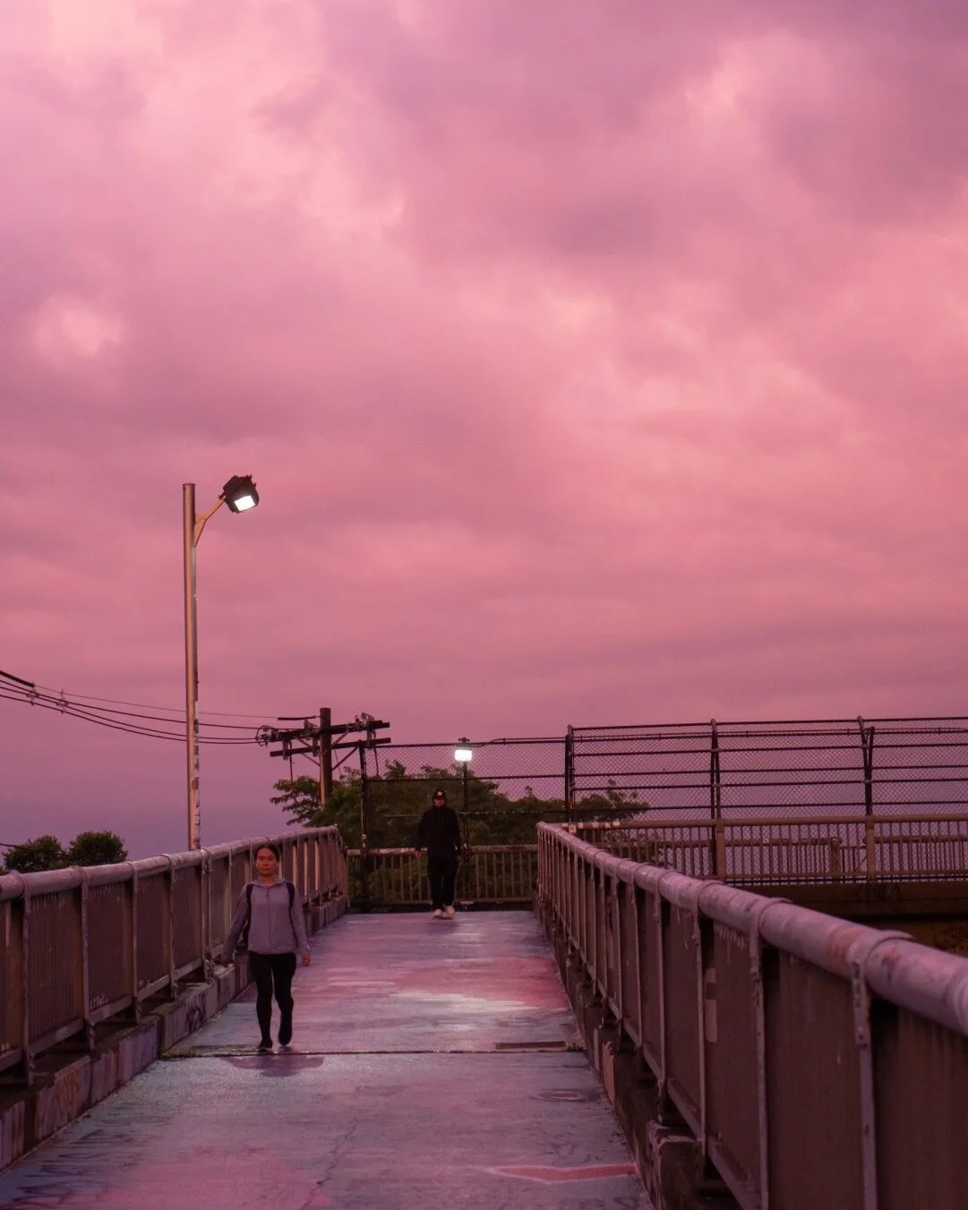 💜💜

Sonya6000
.
.
.
.
.
.
.
#moodygrams #sunrise_sunsets_aroundworld #skyfire #epicsunset #sunset #streetshared #streetphotography  #skycolors #skyfire #igboston #igersmass #followingboston #skygradient #streetclassics #streetshared #beautifuldesti