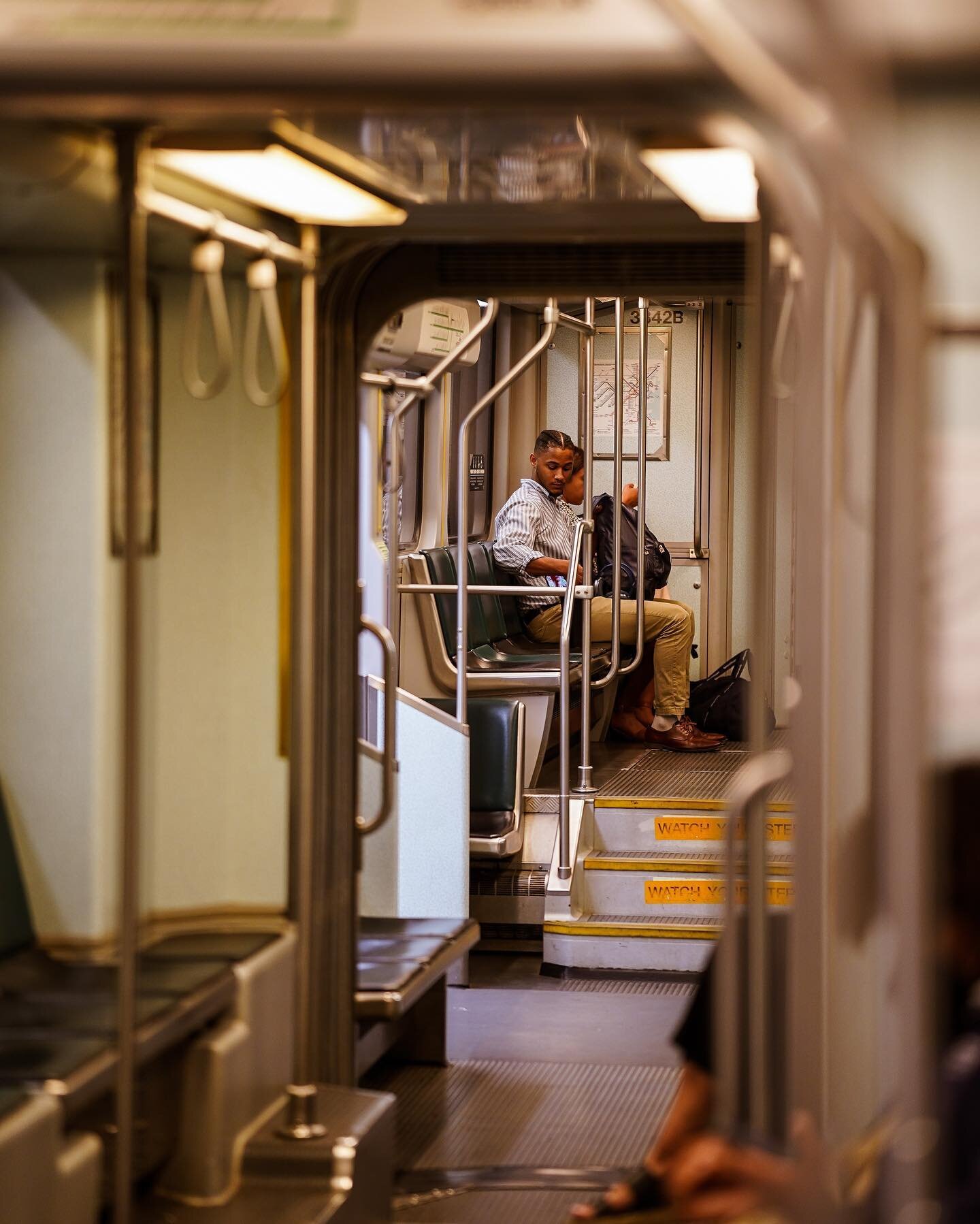 Finally upgraded to the Sony a7iii and it&rsquo;s been amazing! The 85mm lens has been fun to figure out. 
Sonya7iii
.
.
.
.
.
.
.
#moodygrams #depthoffield #sonyalpha7iii #publictransportation #sonyphotography #streetshared #streetphotography  #sony