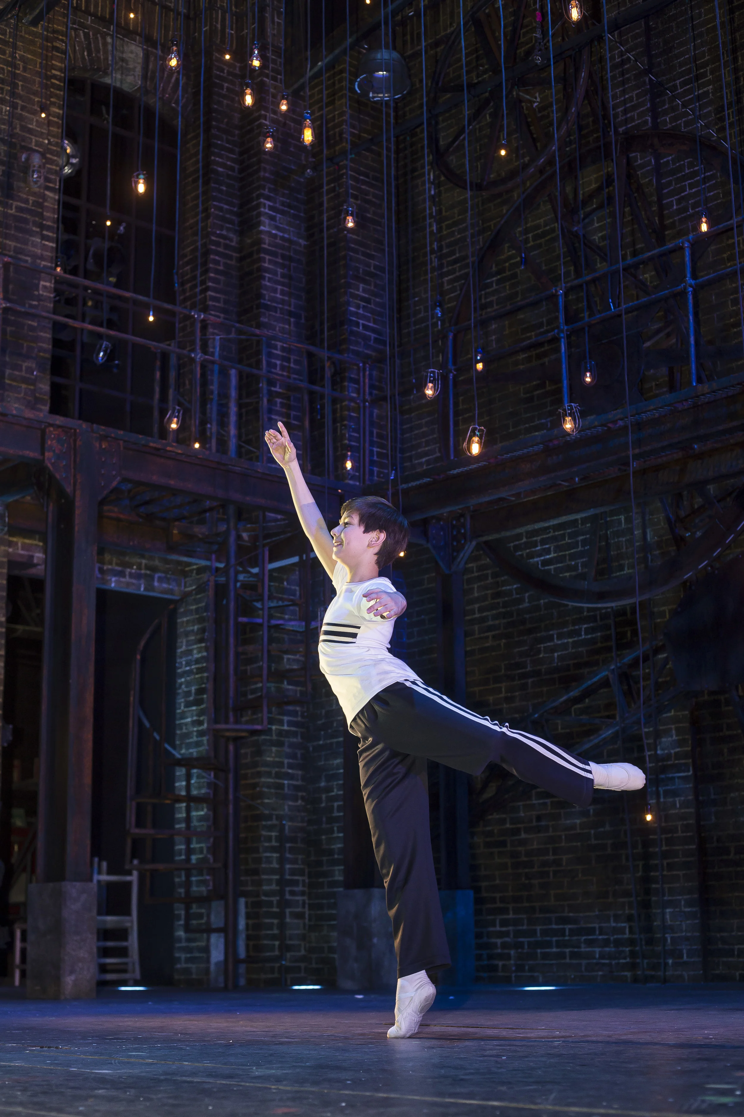 b7. BILLY ELLIOT.jpg