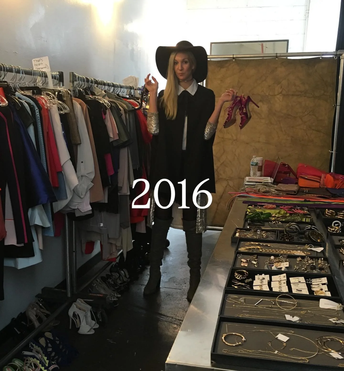 2016: Tour Life, Long Hair, Sneakersssss 🎶👗👟🌎🍾