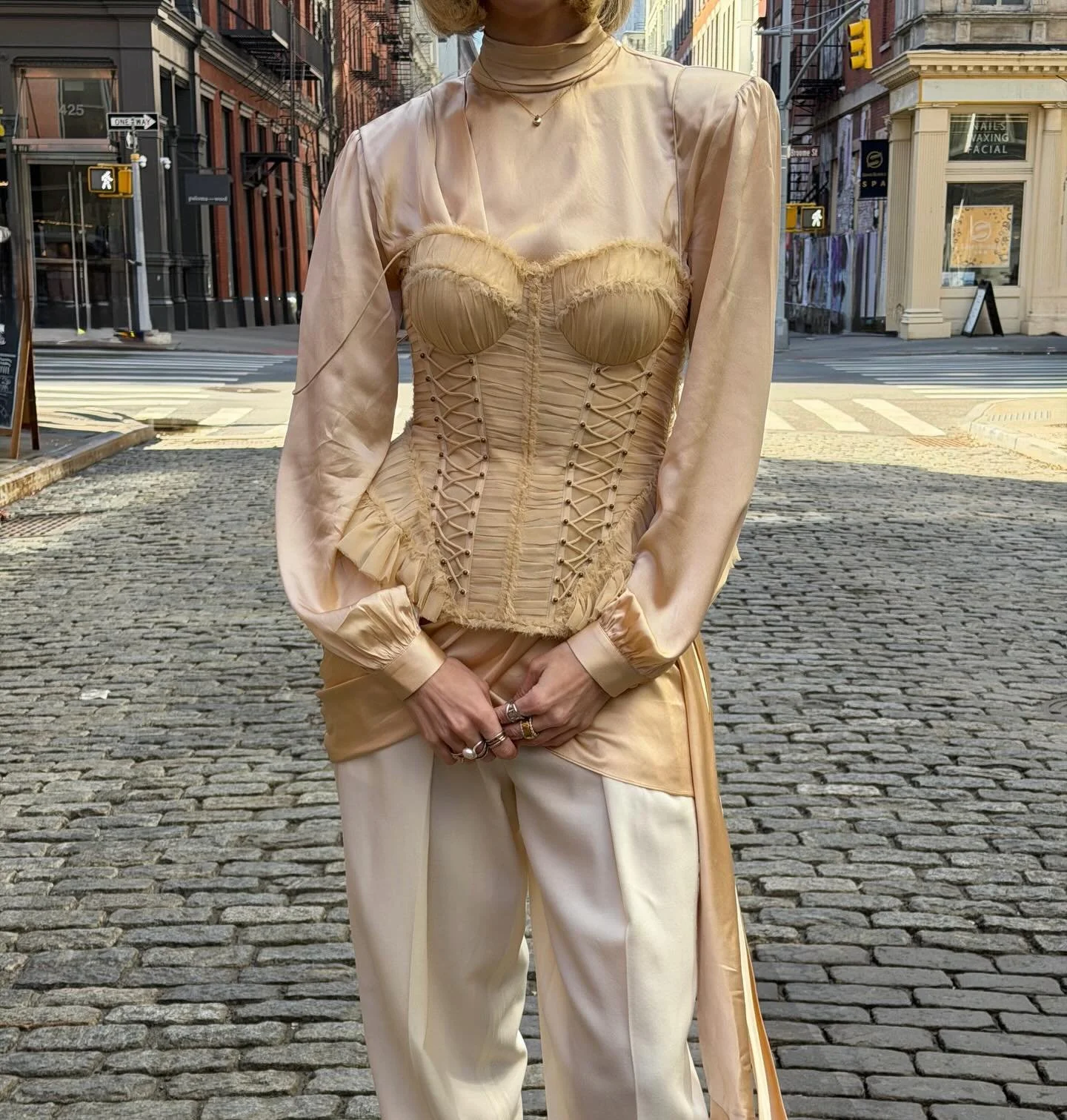 A moment for Le corset

#spring #ootd #fashion #soho