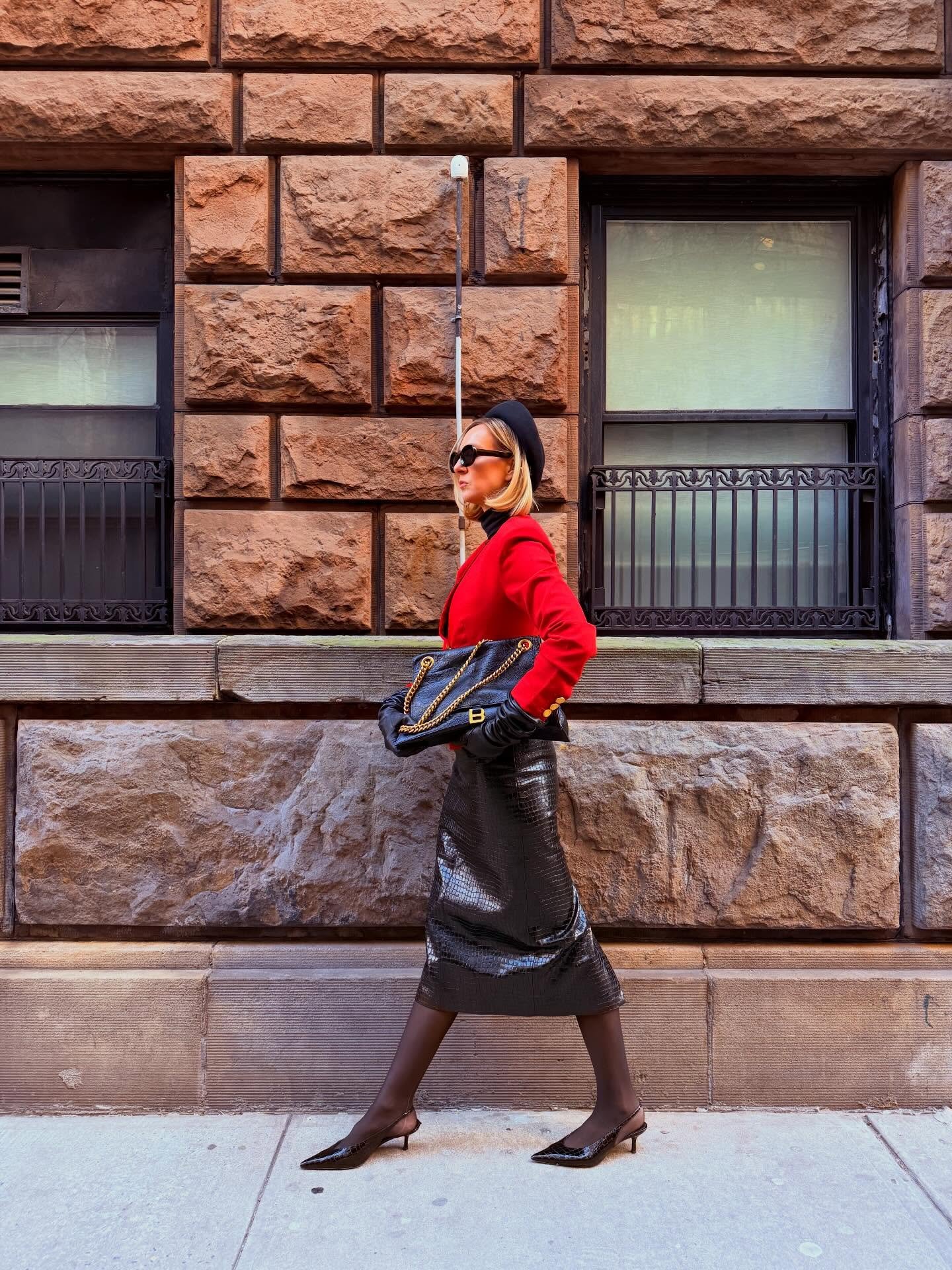 The &ldquo;Unexpected Red Theory,&rdquo; by designer Taylor Simon, posits that adding a red item to a room or an outfit creates a dopamine-inducing focal point, adding warmth, energy, and visual interest. ❤️

I think she may be onto something&hellip;