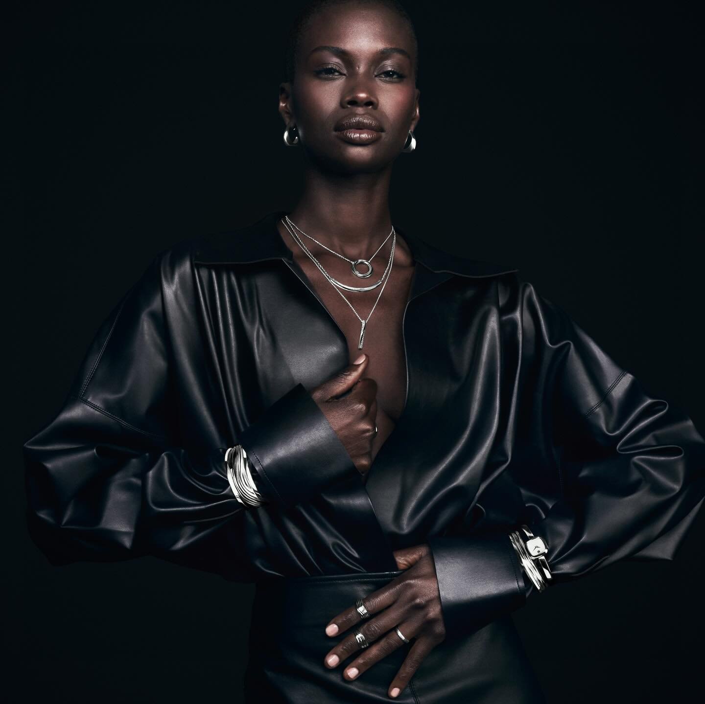 New Campaign for @movado !!! The collection is SO good!!!

Model: @fatoujobeofficial @avery.barber354 @sonalikrisa 
Photographer: @andrewyee_photo 
Stylist: @erinmcsherry 
Hair: @keithcarpenterhair 
Makeup: @walterobal 
Assistants: @lurarich 

#fashi