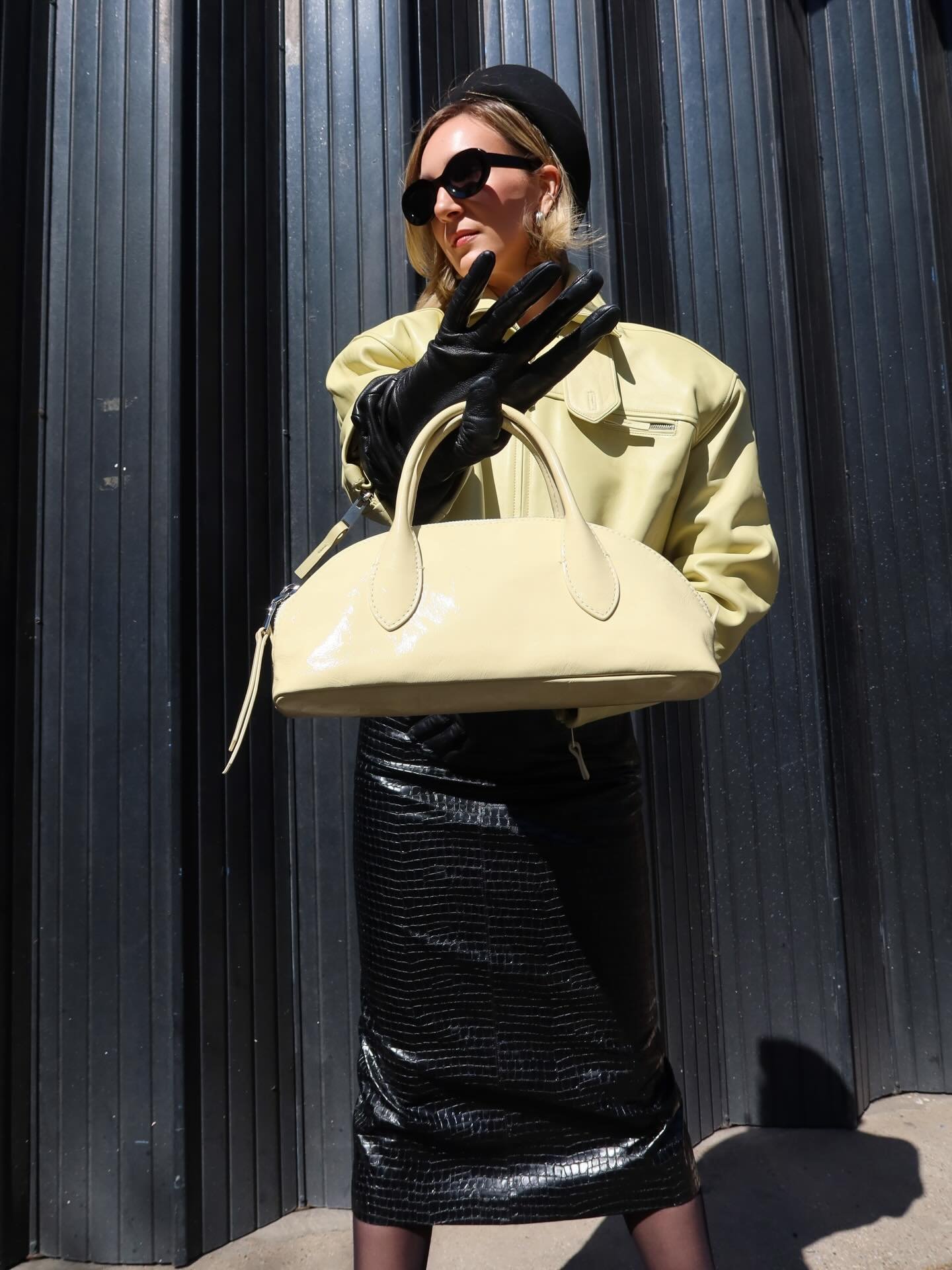 🖤💛🖤💛🖤

#ootd #outfitinspiration #fashion