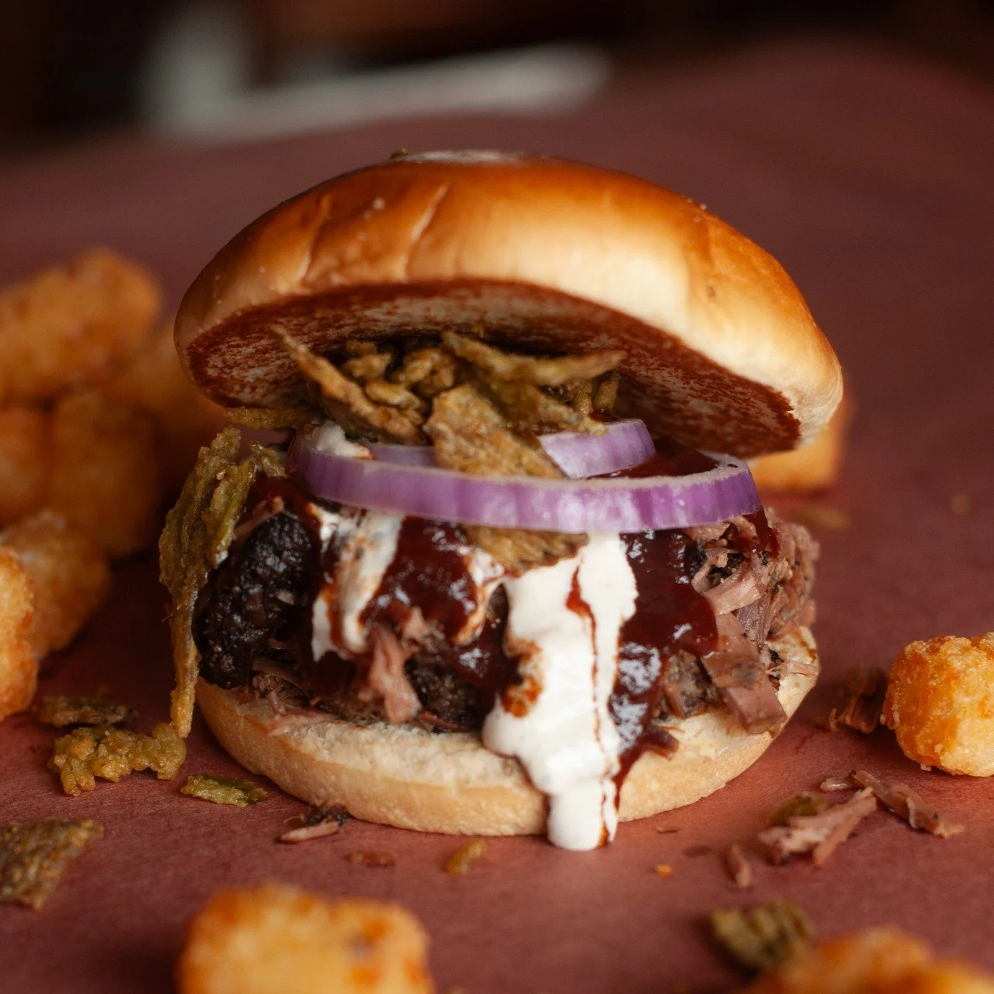 When an essential hometown condiment meets our tender, hickory-smoked brisket, you know it's gonna be good. 😋  #HorseyBainsBrisketSandwich #HenryBainsSteakSauce