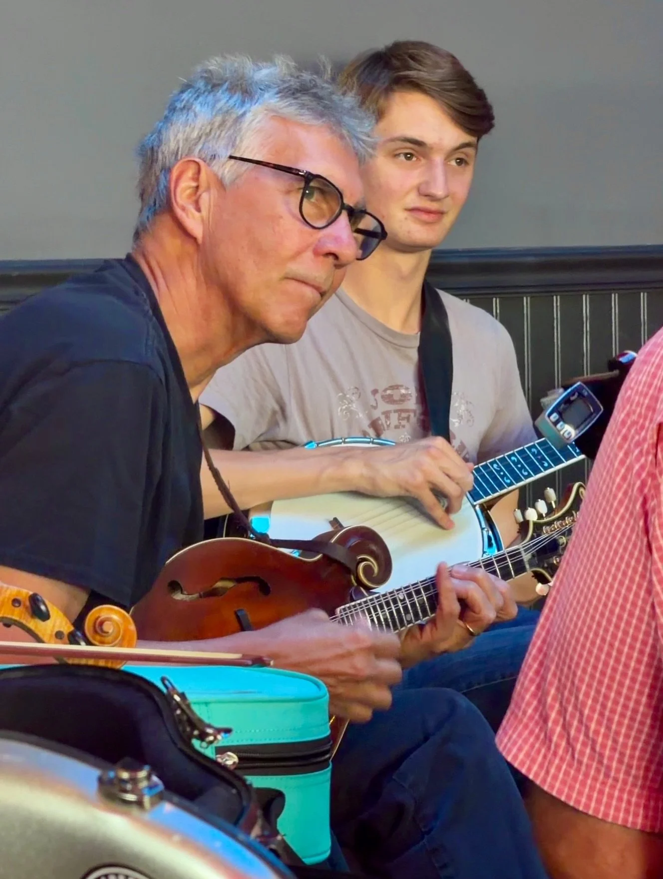 In Appalachia, music was never a performance you simply sat and observed. It was a conversation of sorts - a seat at the table for anyone with an instrument. 

Every Sunday from 5:00 PM to 7:00 PM, the Louisville Bluegrass Band hosts acoustic sets he