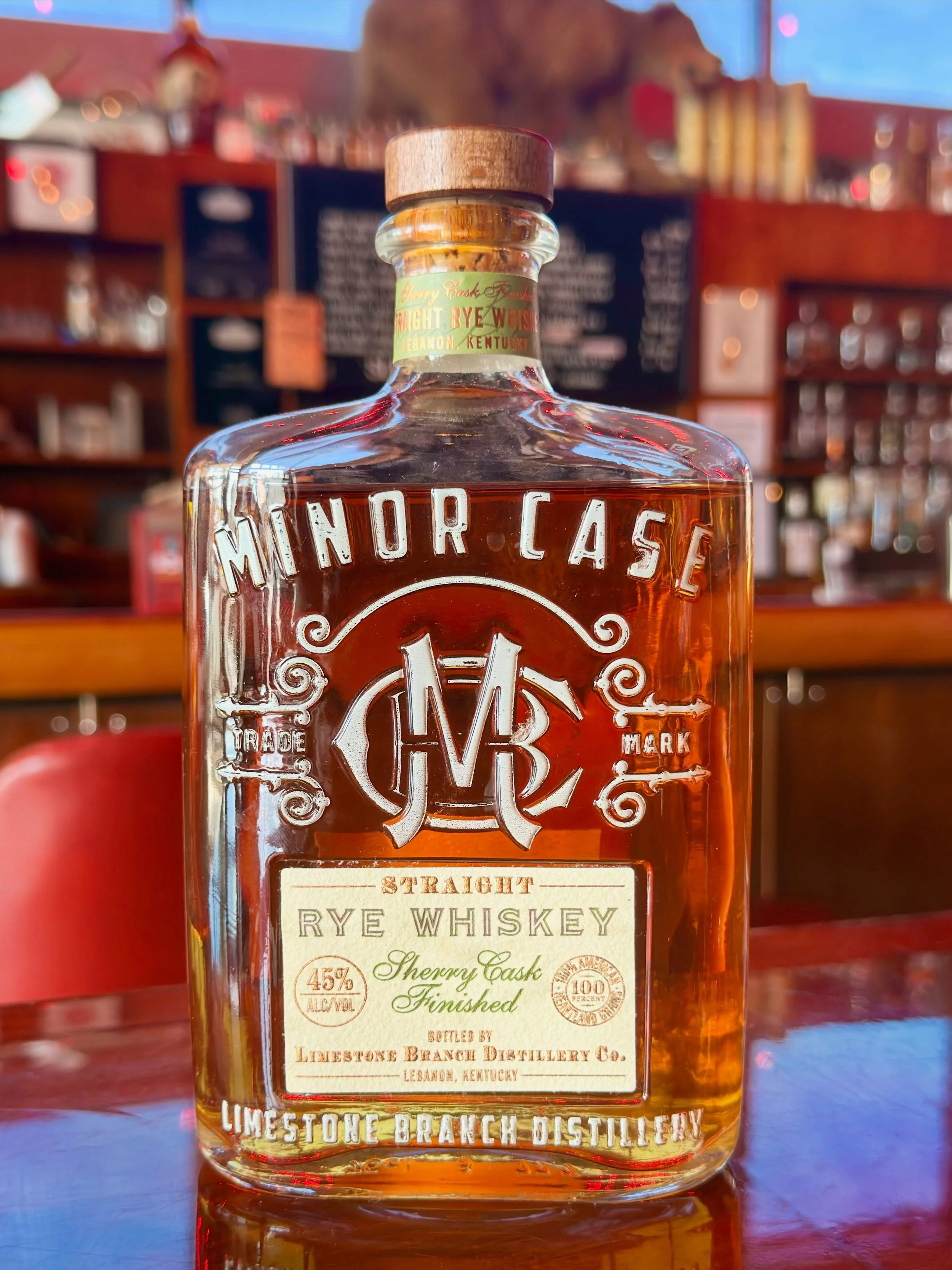 Our featured pour upfront right now is Minor Case Straight Rye. Produced by @limestonebranch and named after pre-Prohibition distiller Minor Case Beam, this 90-proof, sherry cask-finished rye balances peppery spice with notes of dried fruit, caramel,