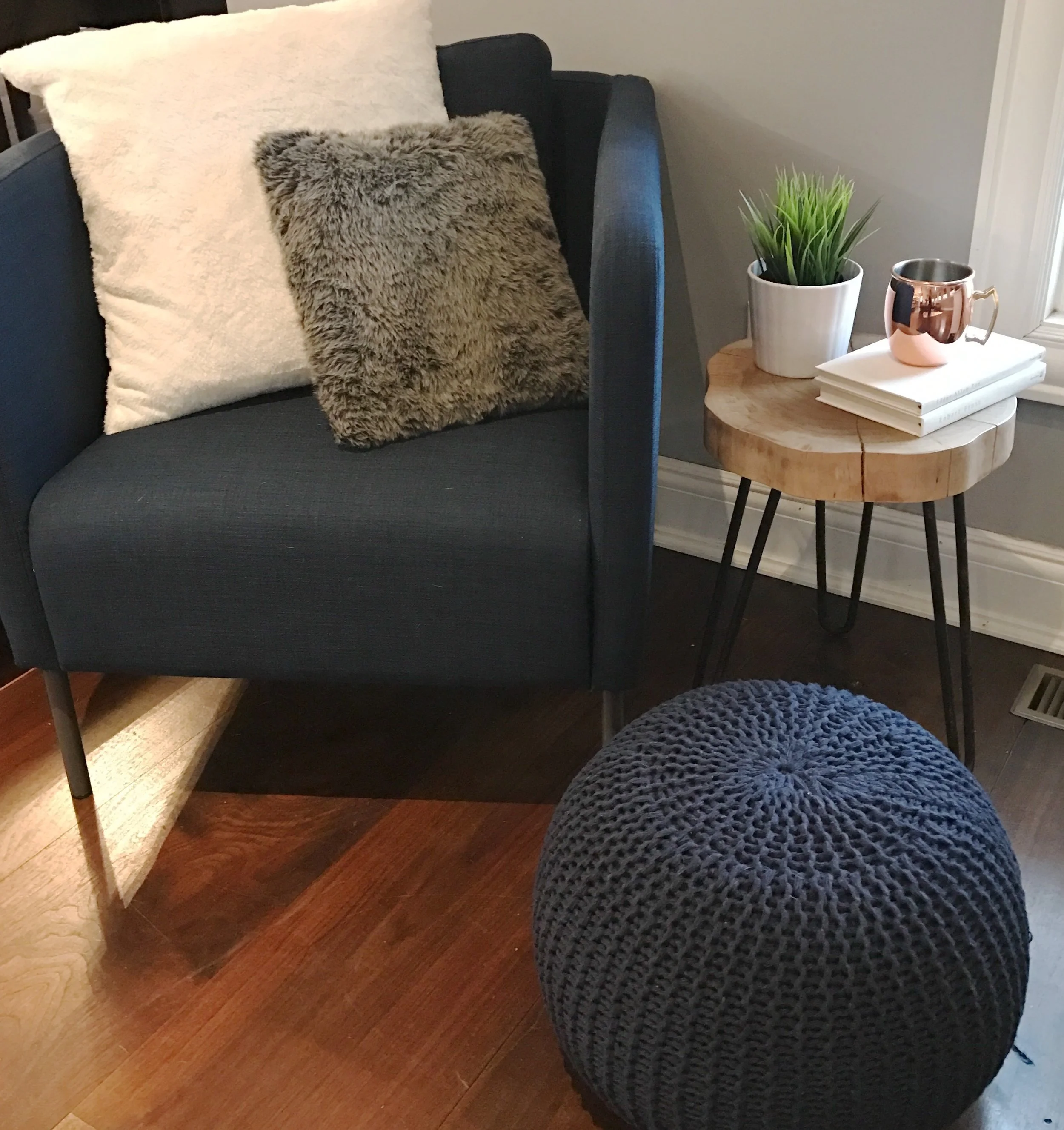 reading nook.JPG