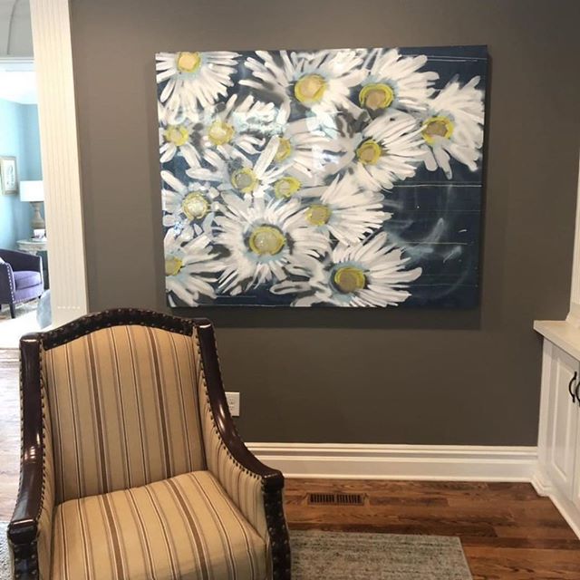 Seeing my flowers bring joy in beautiful space makes my heart smile #art #painting #popart #love #homedecor #interiordesign #inspo #flowers #springthoughts #spring #bloom #inbloom #daisy #sweet #white #gold #blue #megancoonellyart