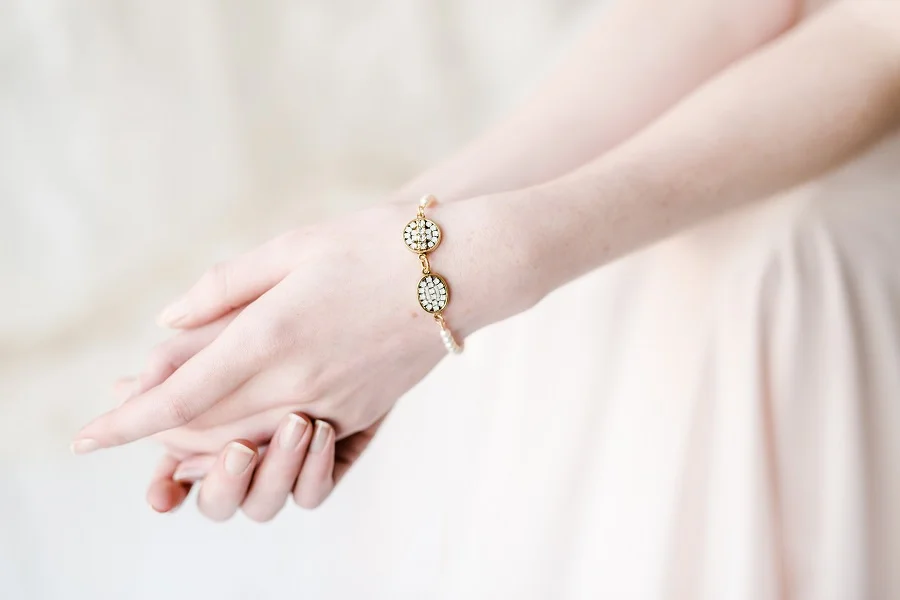 antique gold lover's knot bracelet