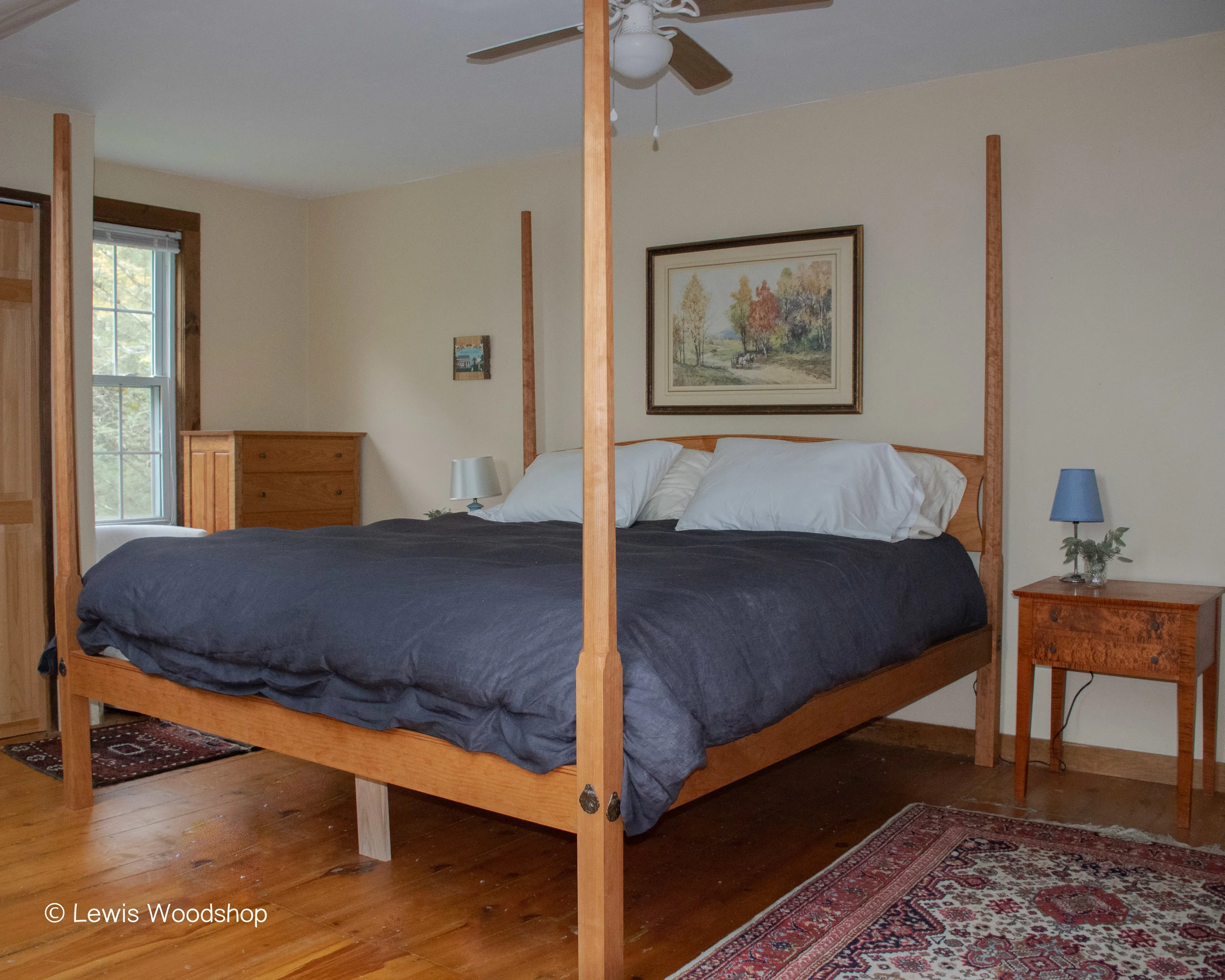 Pencil Post Bed room.jpg