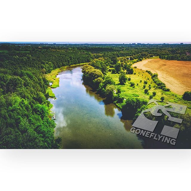 Shooting real estate by the Grand River is always a treat. Imagine this was your backyard 🙌🌳🌿🌲 s/o @trevershiels 📸✨