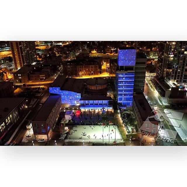 📸Throwback to that time when @christiedigital projected a series of digital #christmas #winter #festive themes onto the facade of #CityofKitchener City Hall 🎥❄️🎄✨
