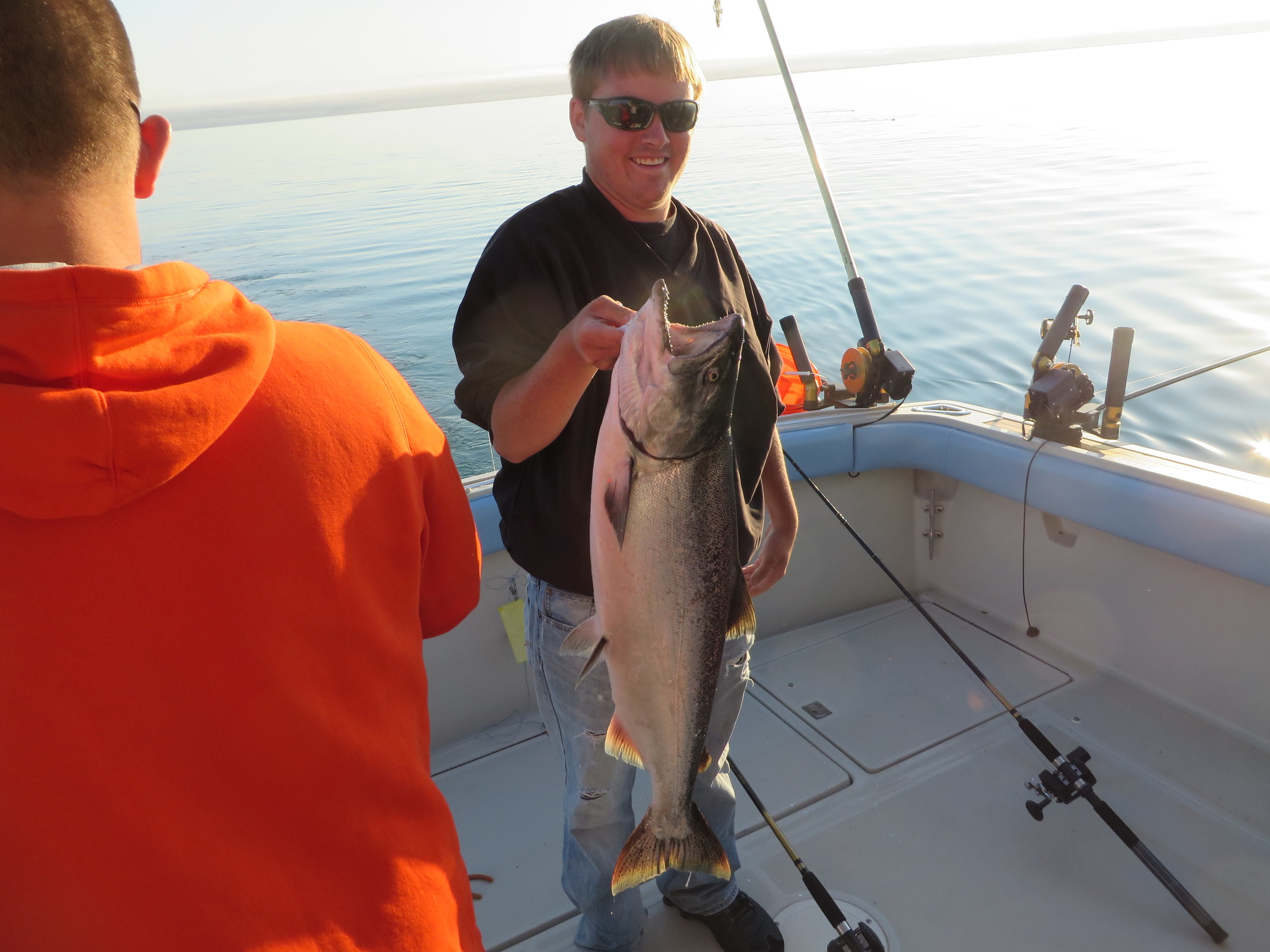 UnrulyCharterFishing_LakeMichiganSalmonFishing.27.JPG