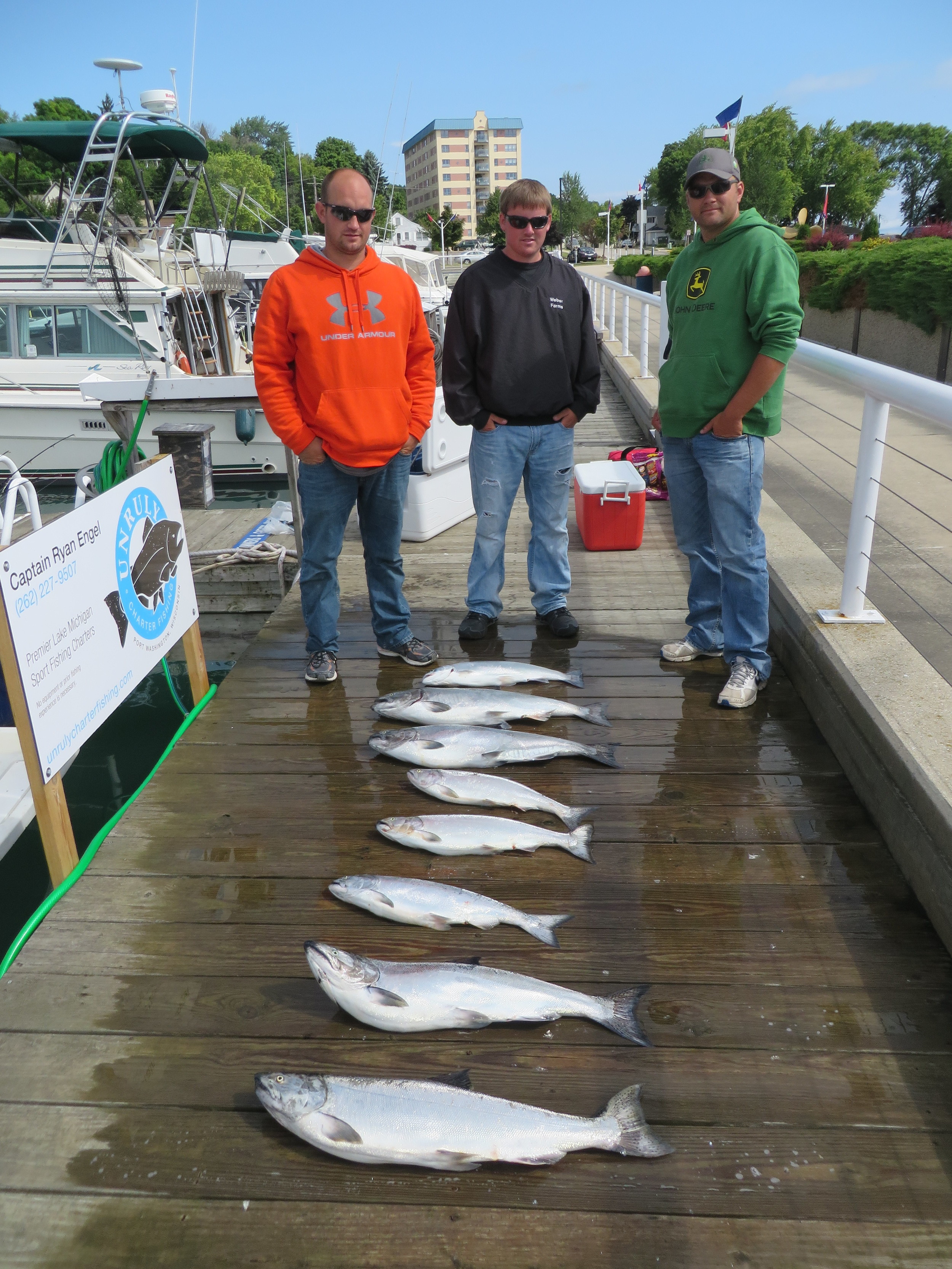 UnrulyCharterFishing_LakeMichiganSalmonFishing.28.JPG