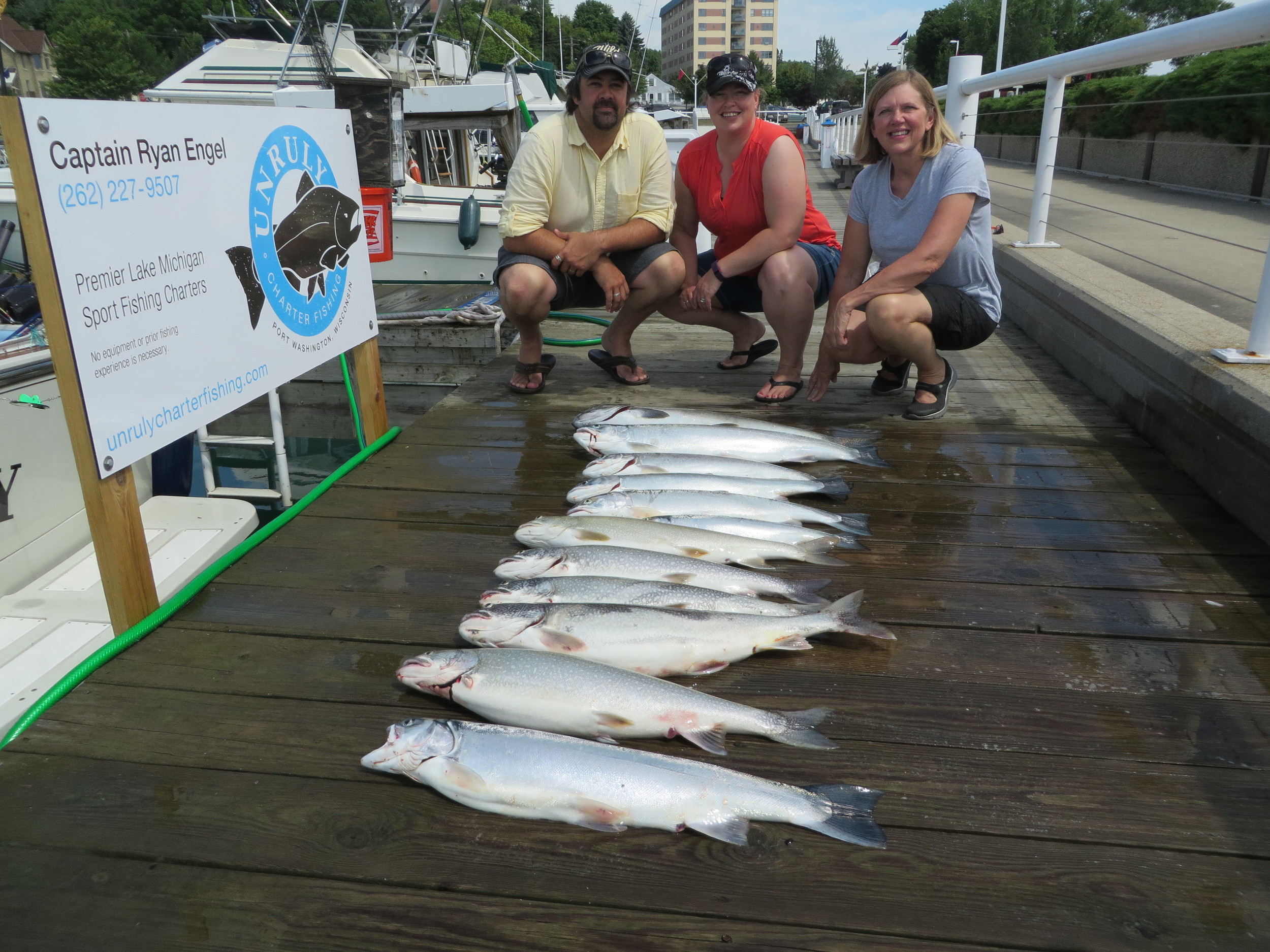 UnrulyCharterFishing_LakeMichiganSalmonFishing.37.JPG