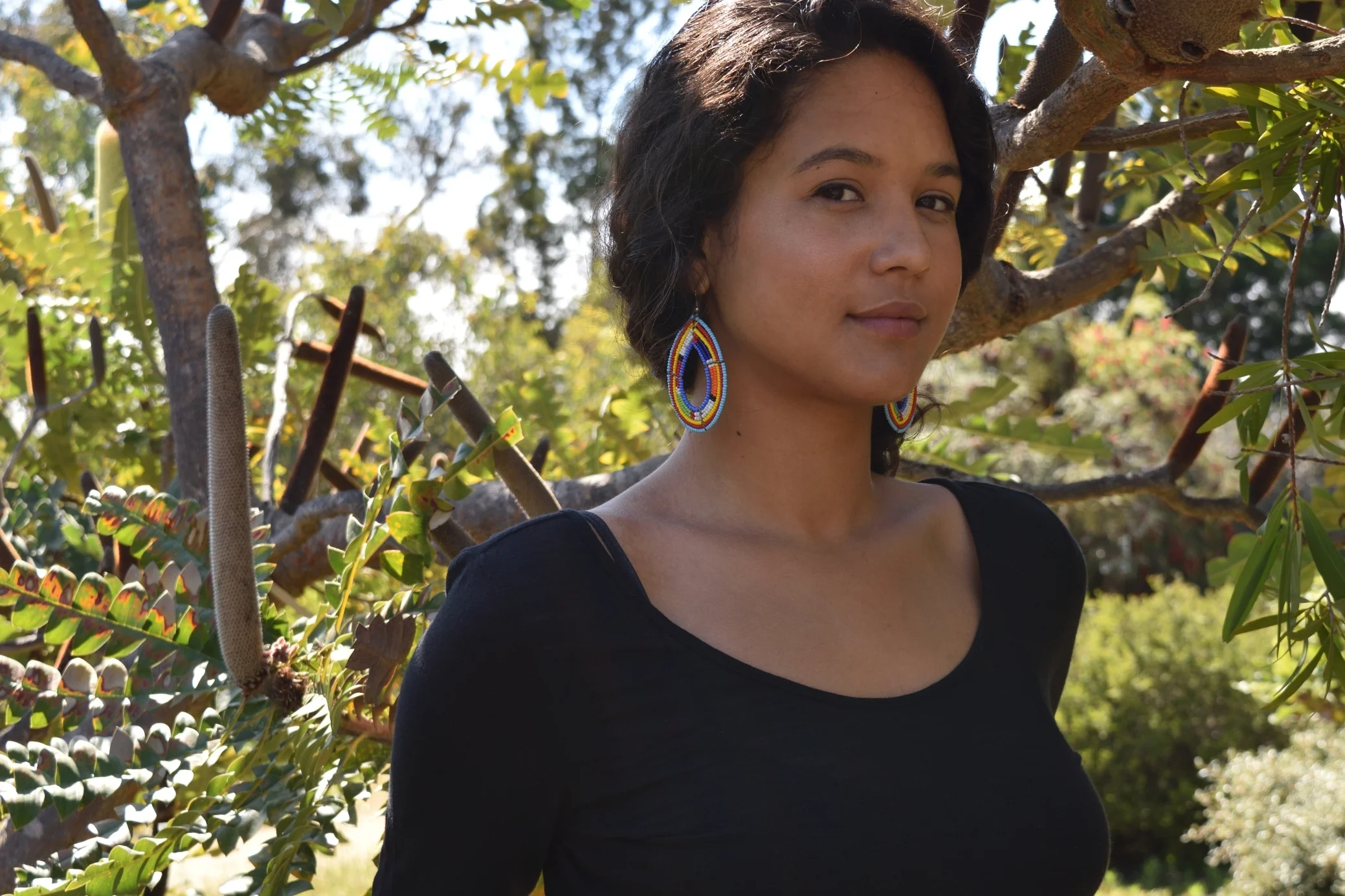 Samawati Earrings Portrait 1_00001.jpg