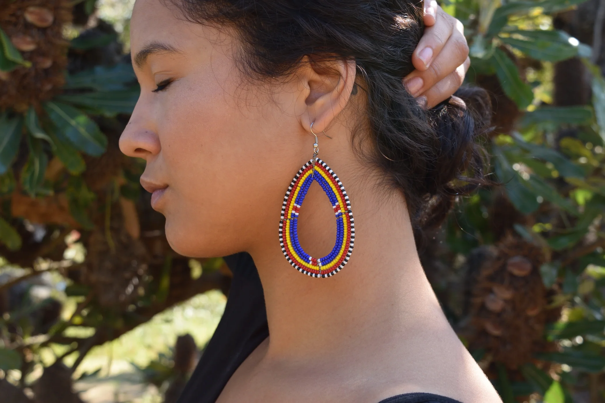 Usiku Earrings Portrait 1_00001.jpg