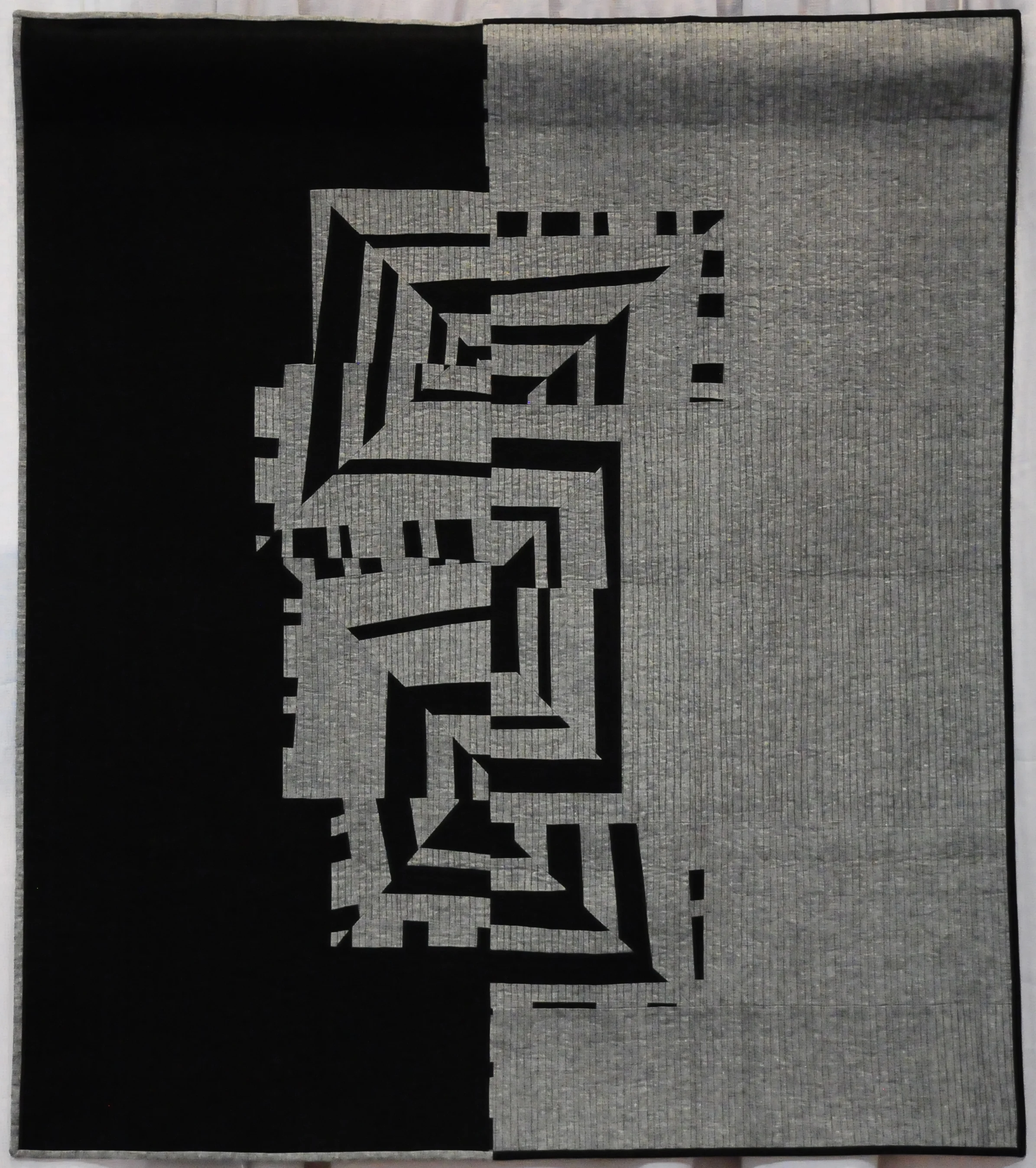Skewed Symmetry Quilt by Katie Pedersen ( @sewkatiedid ) (detail below)