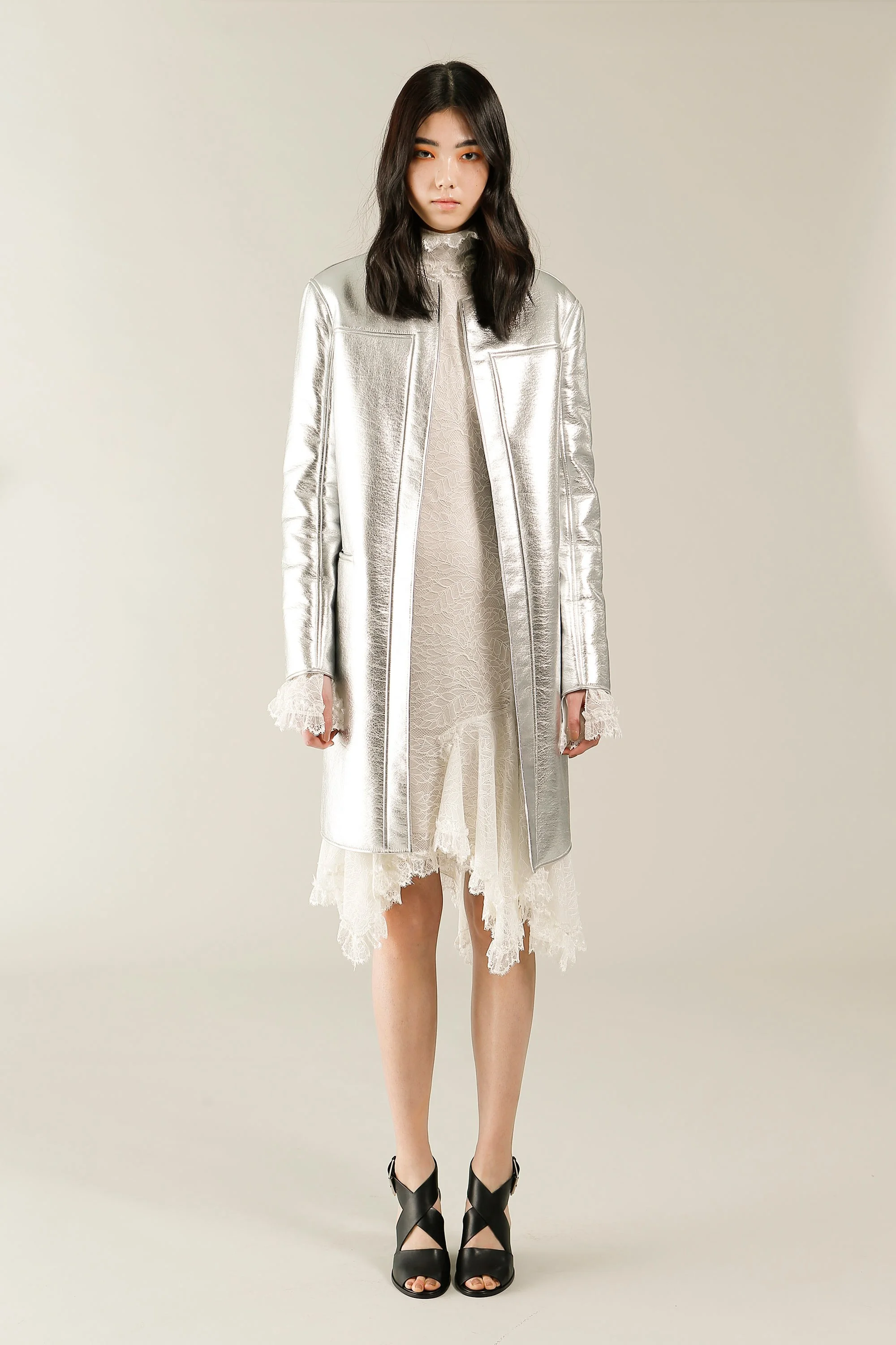 02-bcbgmaxazria-fall-winter-2018.jpg