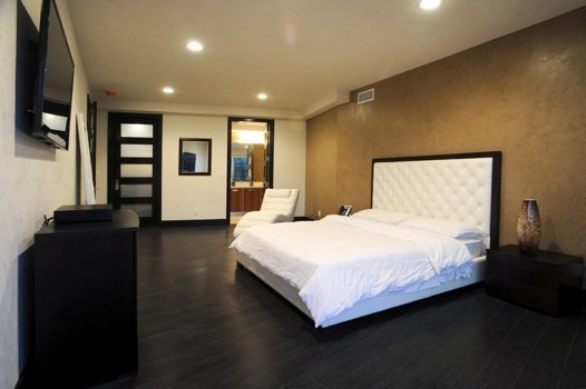 6425WeidlakeBedroom2.jpg