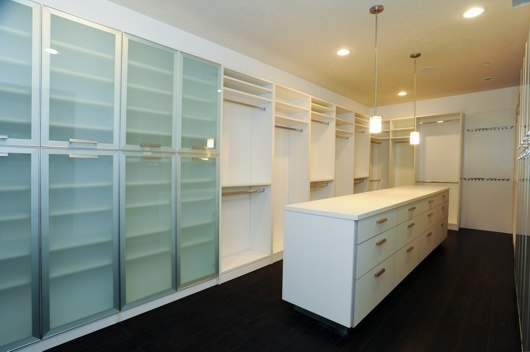 6425WeidlakeMCloset1.jpg