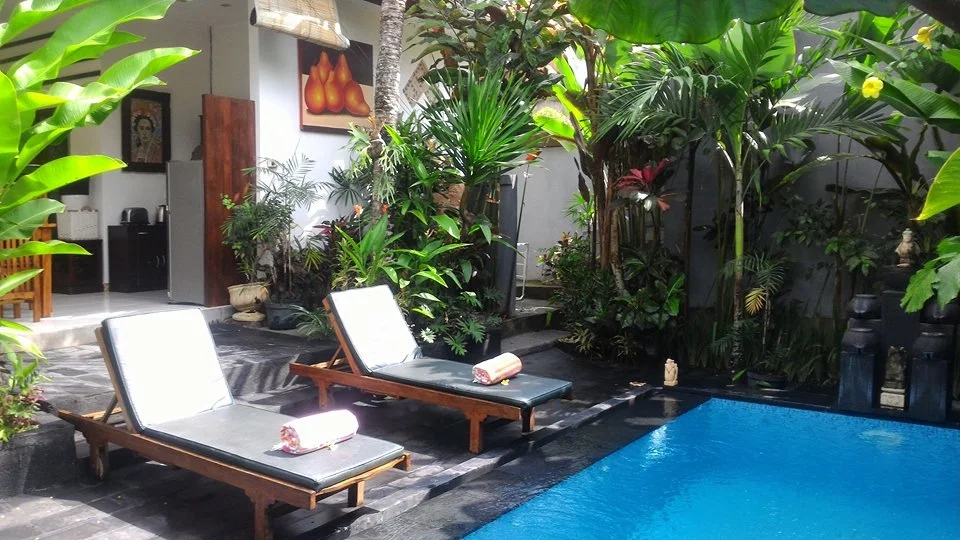 Pool side.JPG