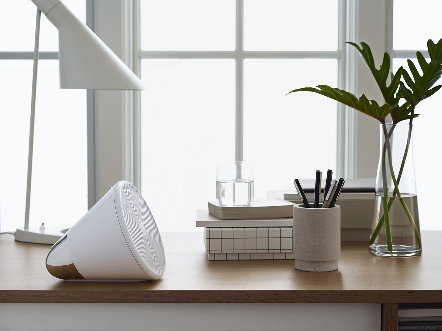 aether-white cone-home office-02.jpg