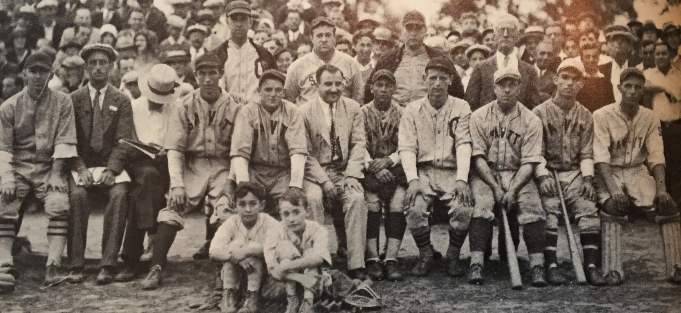 1930 Savitt Gems, Hartford Twilight League champions. Front row (L to R): Duffy Lewis, Peter Bedard, Gratton O’Connell, John Dixon, Red Putnam, Bill Savitt, Art Boisseau, George Dixon, Arthur St. John, John Shortell and Woody Wallett. Batboys: Jerry Cohen and Bud Ward. Back row (L to R): Ben Salad, Al Huband, John A. Barrett, President of the Hartford Twilight League.