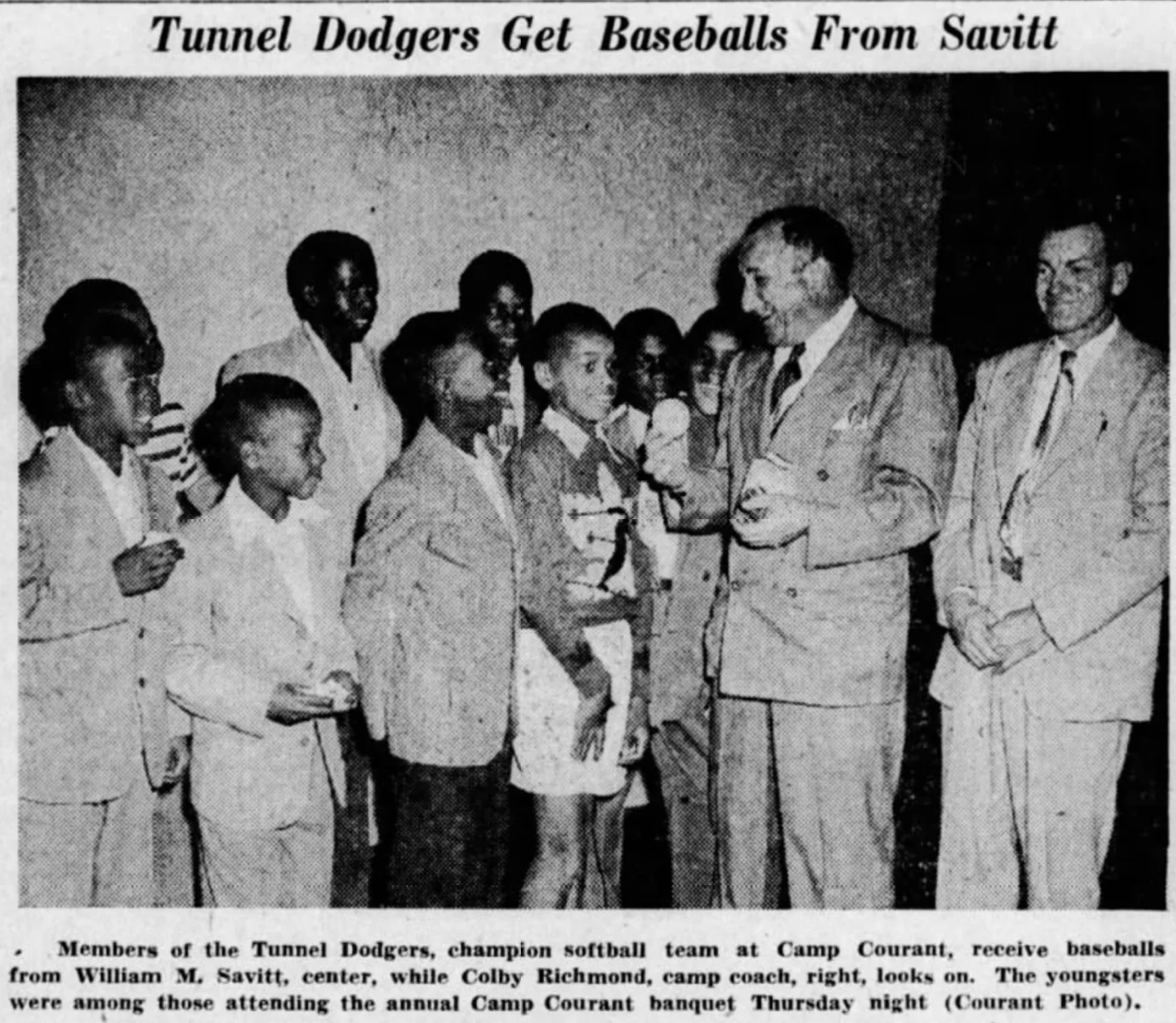 Savitt at annual Camp Courant banquet, 1949.