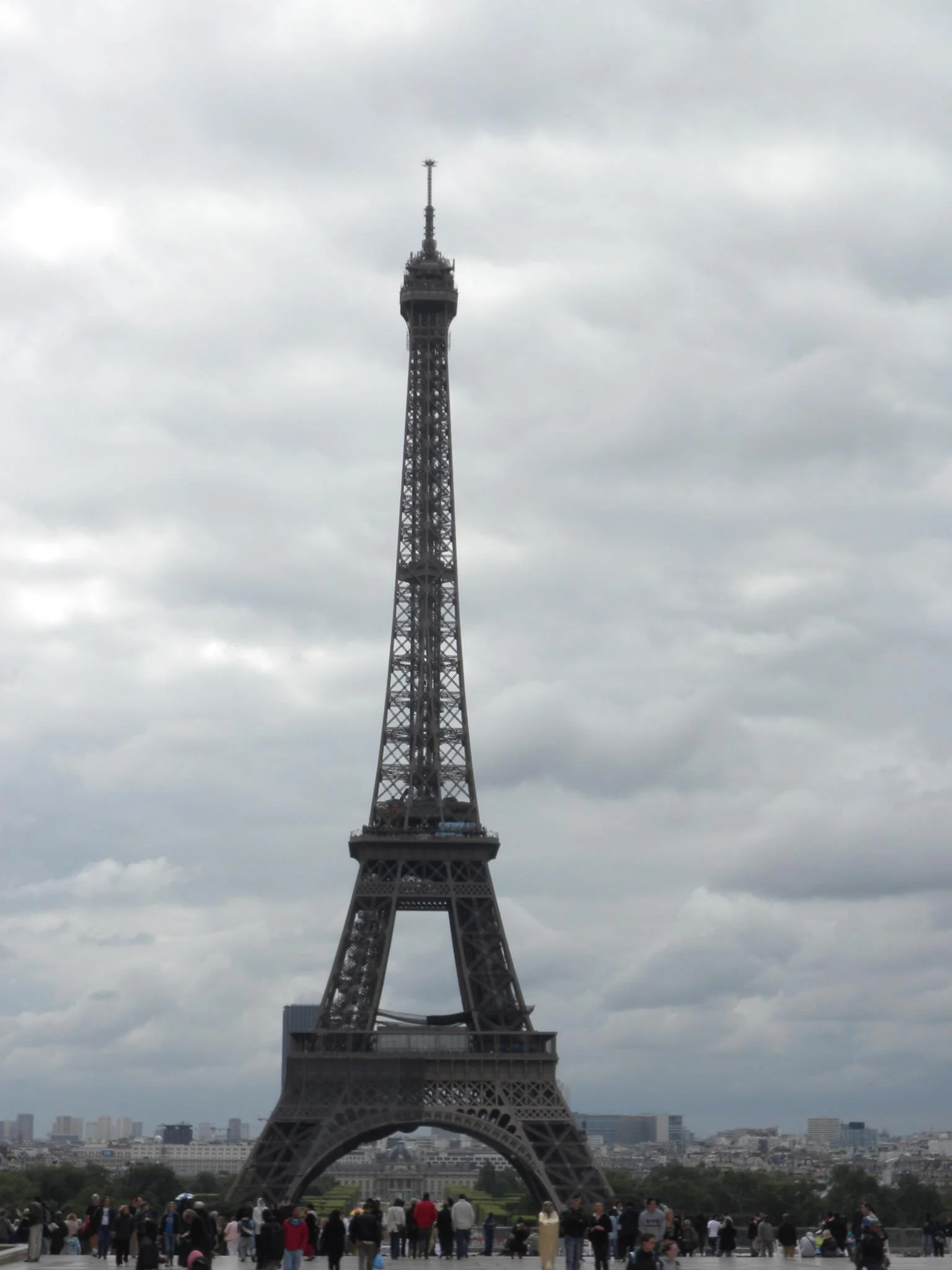 Надпись париж. Z paris. Kenny west jay-z paris. Улица корсо в риме. Панорама парижа с монмартра.