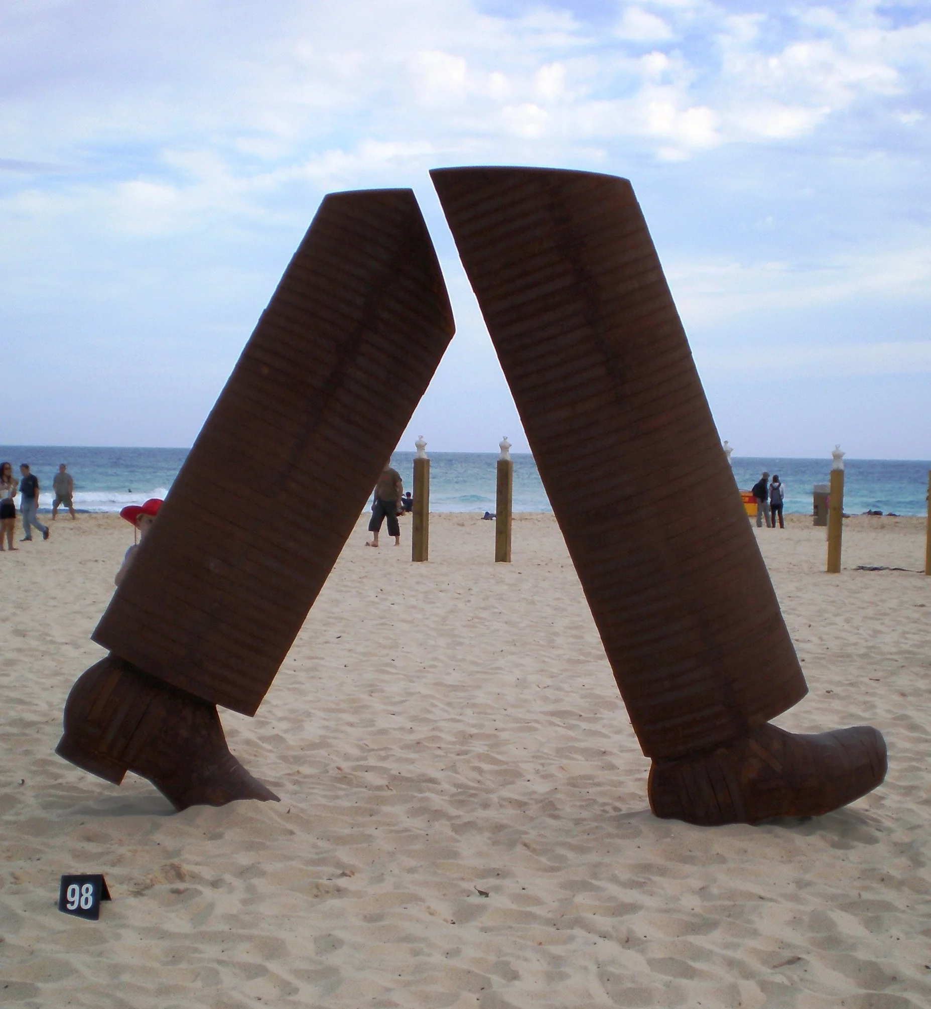 Скульптуры у моря Скульптуры у моря