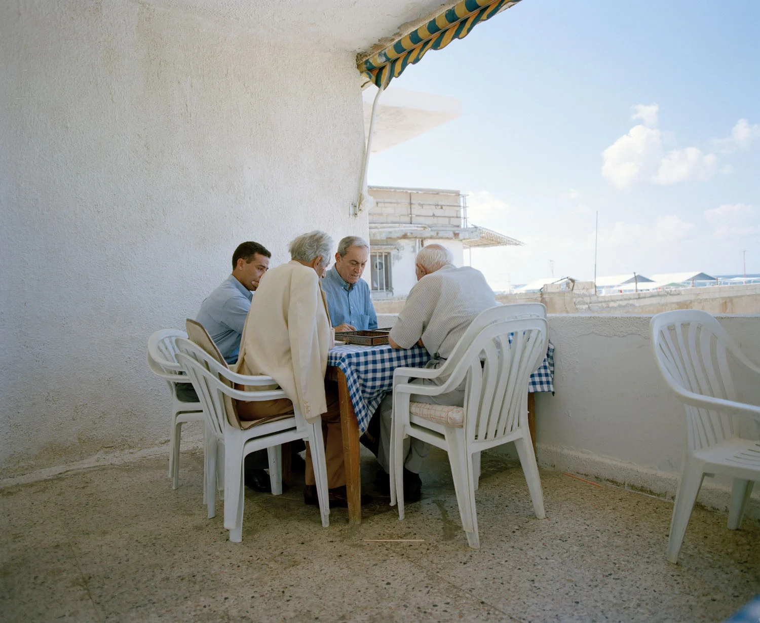 Beirut-mannetjes-kaarten.jpg