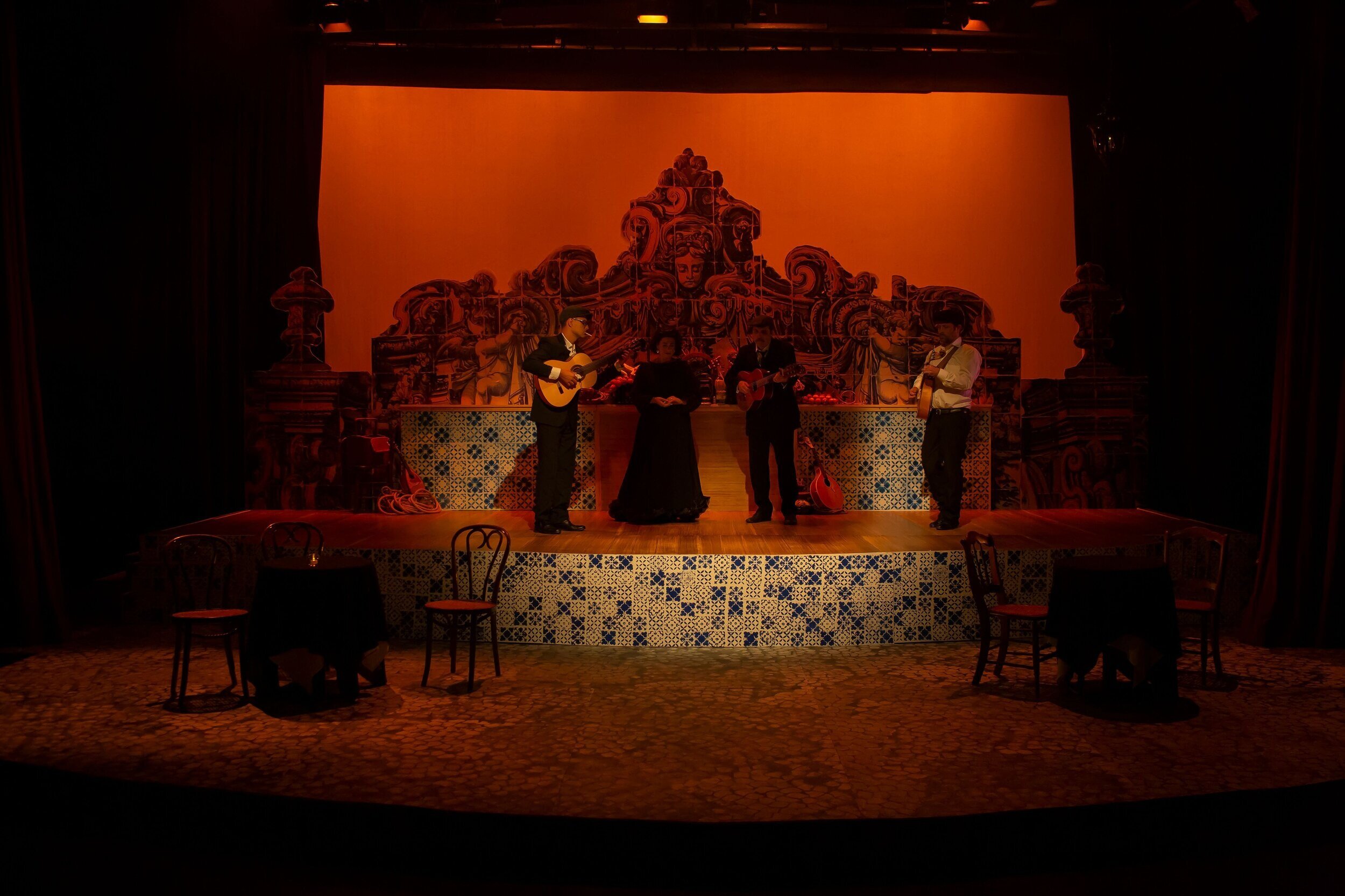  Photo: Derek Ford    Fado - Metro Theatre Victoria BC     2019 Puente Theatre    Lights - Emma Dickerson  