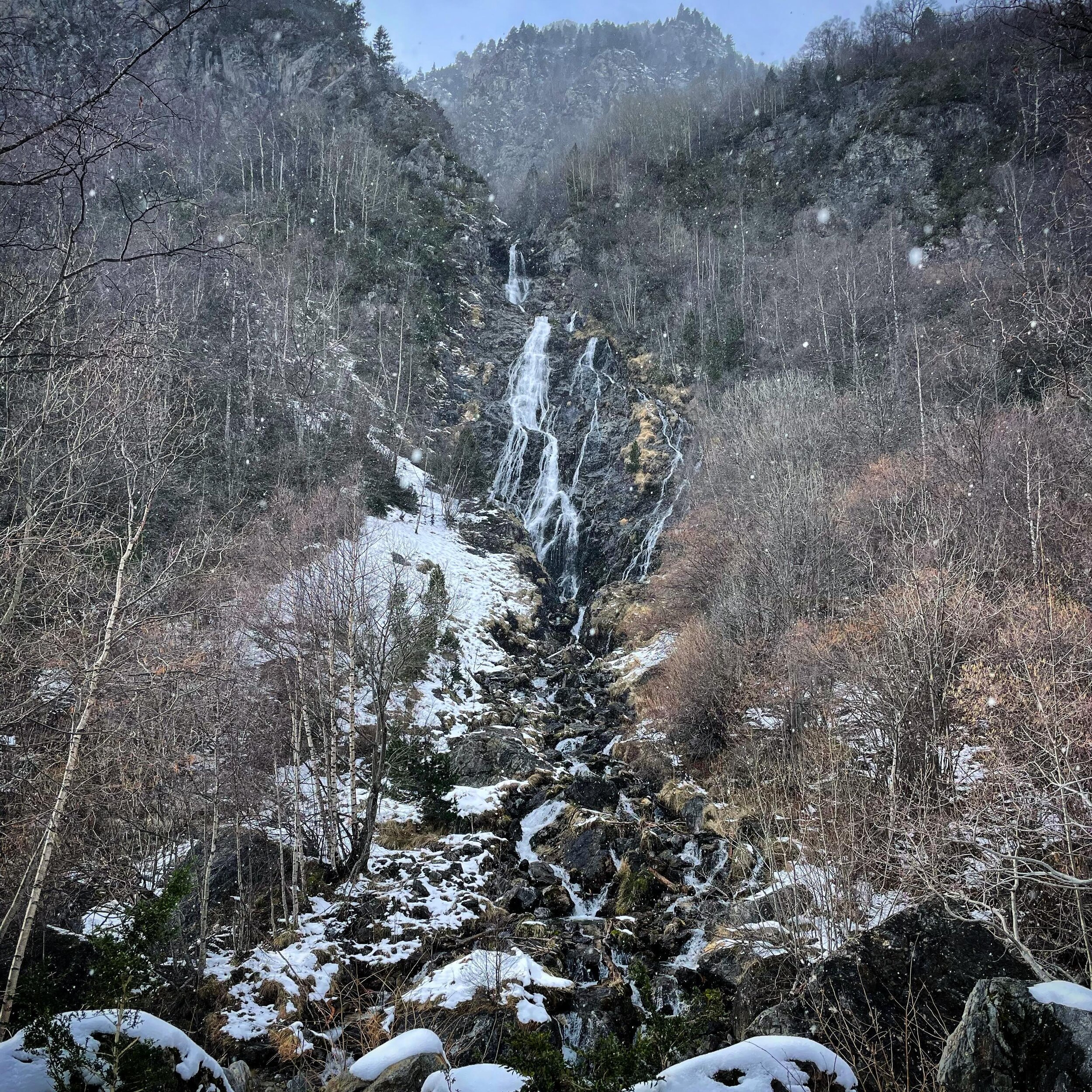 Snowy Falls.  Winter waterfall in the Pyrenees.  #waterfall #mountains #winter #nature #naturephotography #naturelovers #landscape #landscapelovers #landscapephotography #Spain