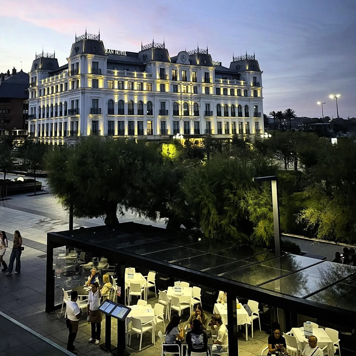 Summer Nights.  Summer&rsquo;s gone, yet a small tribute to fresh nights of our beautiful coastal cities during &ldquo;el Veranuco de San Miguel&rdquo;, Northern Spain&rsquo;s &ldquo;Indian Summer&rdquo;. #coastalcity #historichotels #outdoordining #