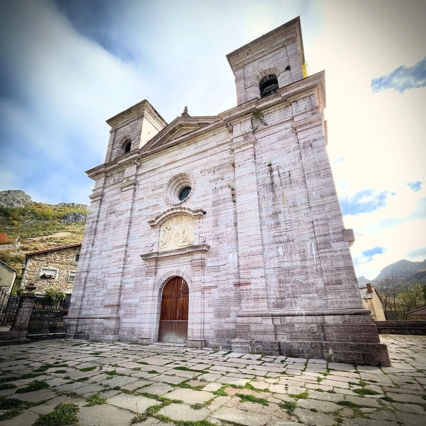 Mountain &ldquo;Cathedral&rdquo;. Not really a cathedral but so out of sight lace in the tiny village it was built in.  Built in pink jasper quarried locally.  Unique and atypical, like my tours ;-)
#architecture #uniquearchitecture #architecturaldet