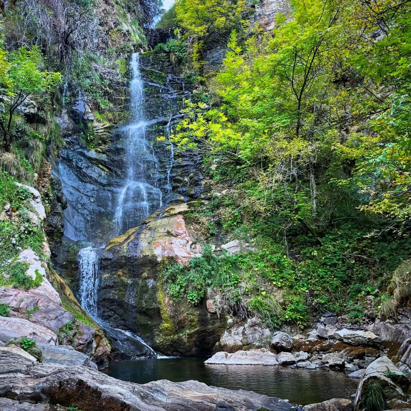 Black Falls. #waterfall #waterfallphotography #waterfallhike #waterfalllovers #NorthernSpain #naturetours #customtours #privatetour