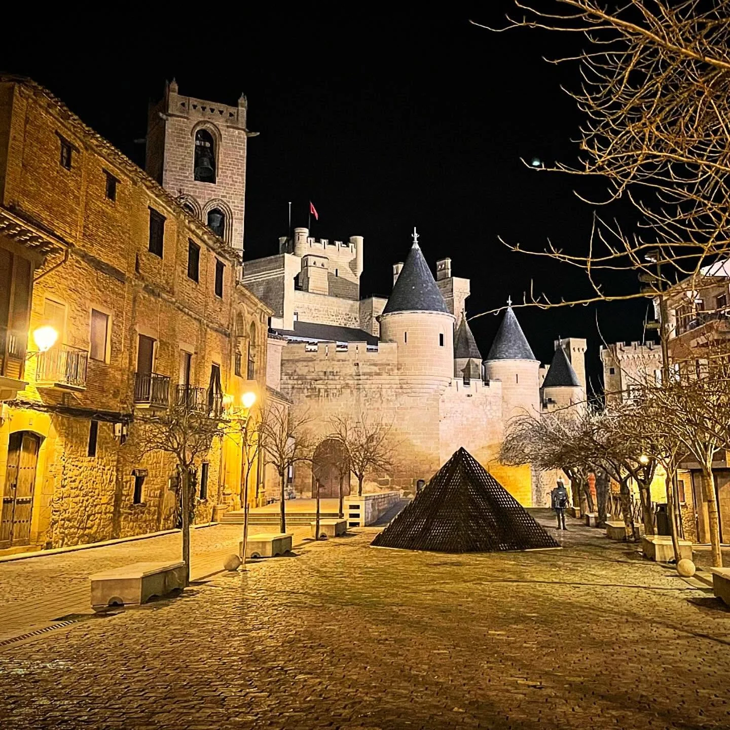 Medieval Night.  Crossing the square though medieval village center, palace views included. #NorthernSpain #history #architecture #medieval #privatetour