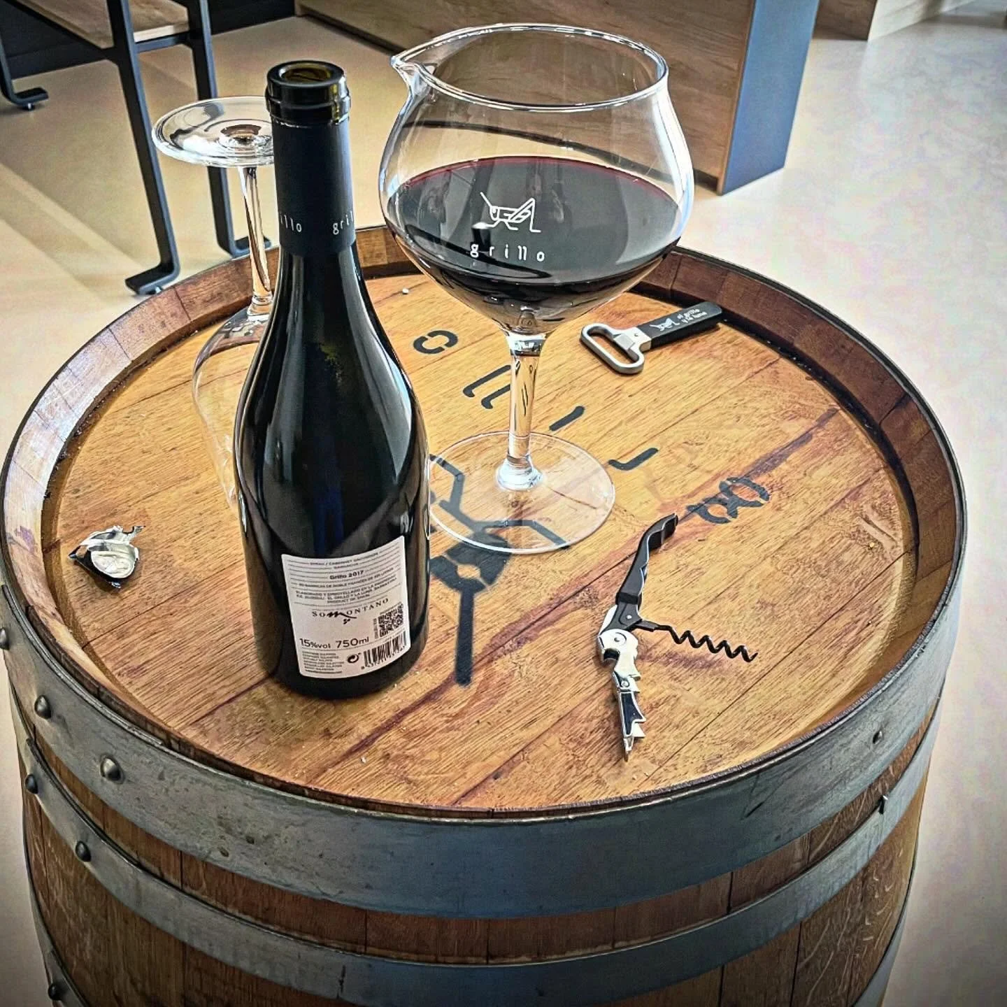 Breathing Room.  Opened this 2017 vintage before going out to the vineyard to meet its parents, it also needed some fresh air. Exploring new region/wines. #winetasting #SpainWine #privatetour #NorthernSpain #SpainTour